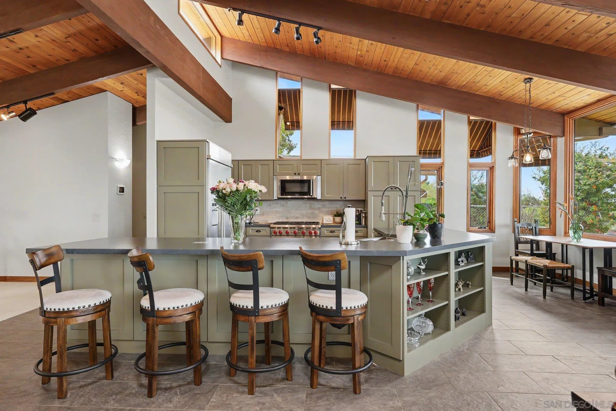 https://cdn.realtyfeed.com/cdn/127/260021801/bd20284aa11dd5e11194806ebe972d48.webp