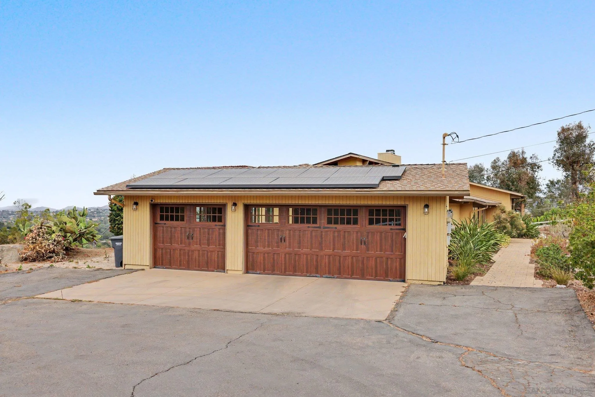 https://cdn.realtyfeed.com/cdn/127/260021801/f32a27ad65c8f81f29eb7fa9bee6eefa.webp