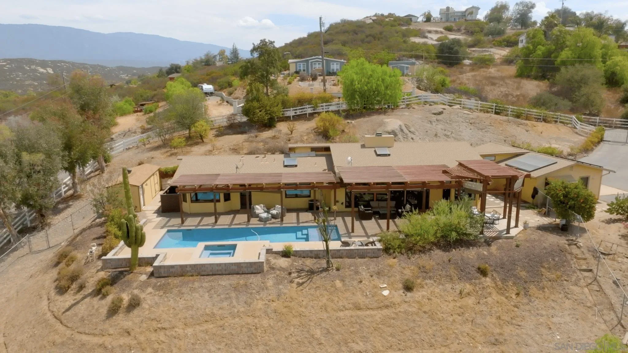 https://cdn.realtyfeed.com/cdn/127/260021801/f677986a8f2f04f1cfdc19c7acd8c8dc.webp