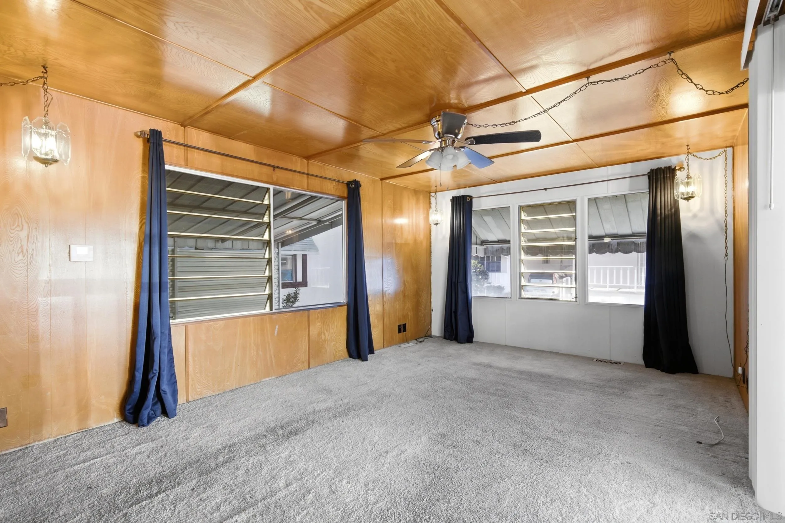 https://cdn.realtyfeed.com/cdn/127/260021806/bba891e9e9564d9136fc917c31b54726.webp