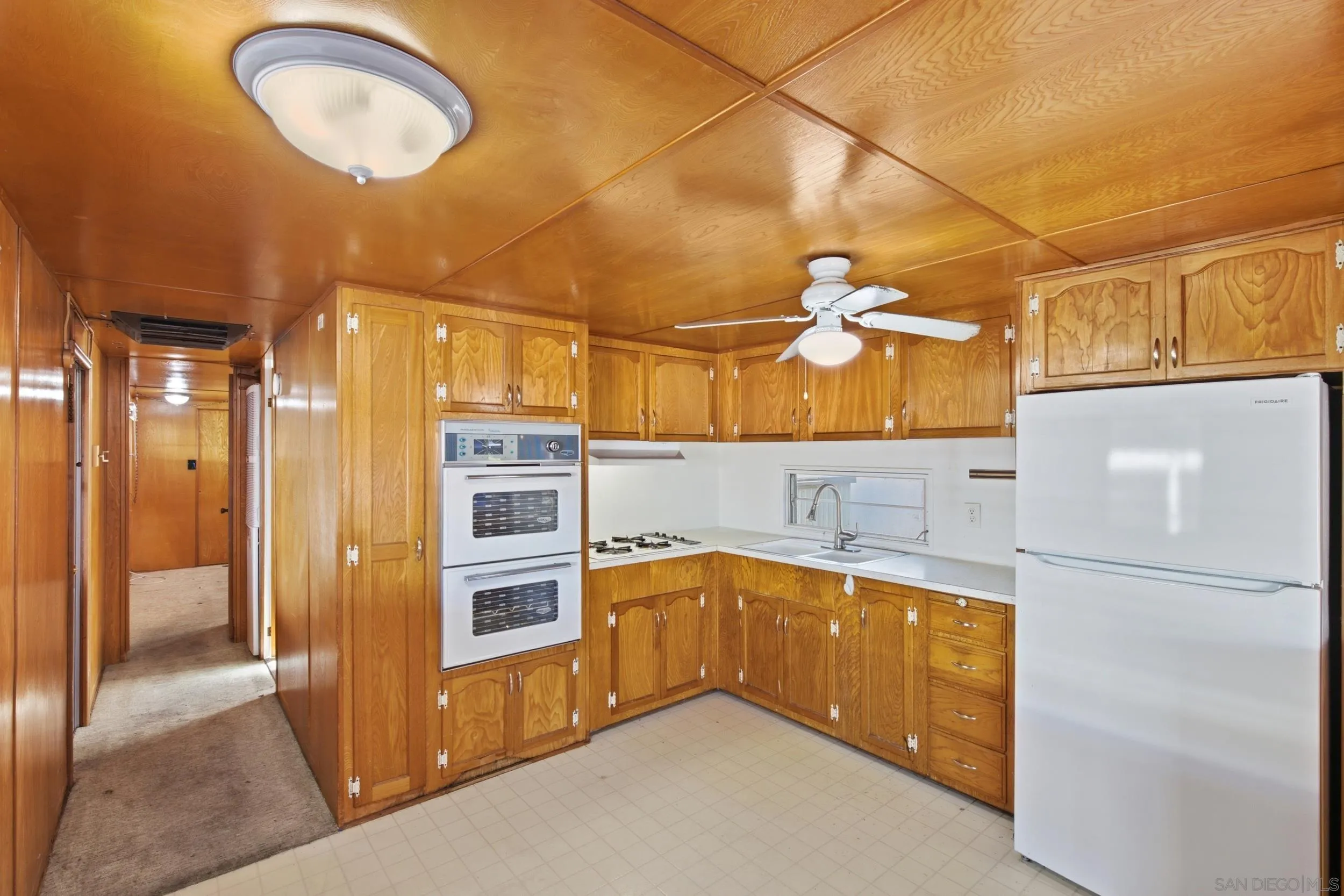 https://cdn.realtyfeed.com/cdn/127/260021806/c012f511cc644df5b6fac7a40ba9a112.webp