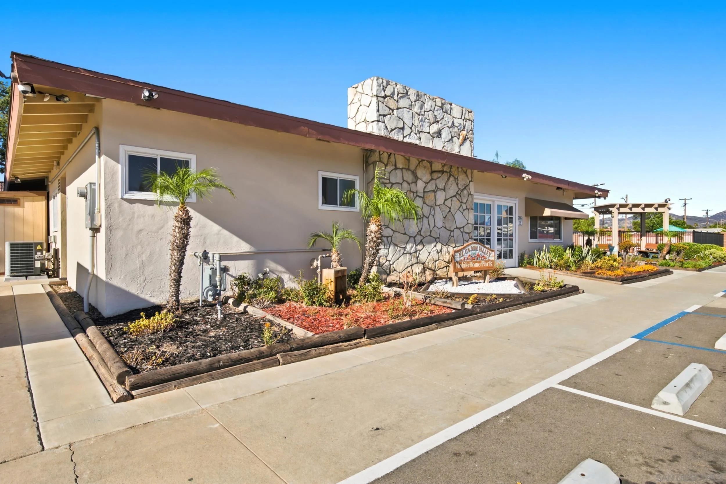 https://cdn.realtyfeed.com/cdn/127/260021806/e64a7329018103aa3dd231f9903c8a56.webp