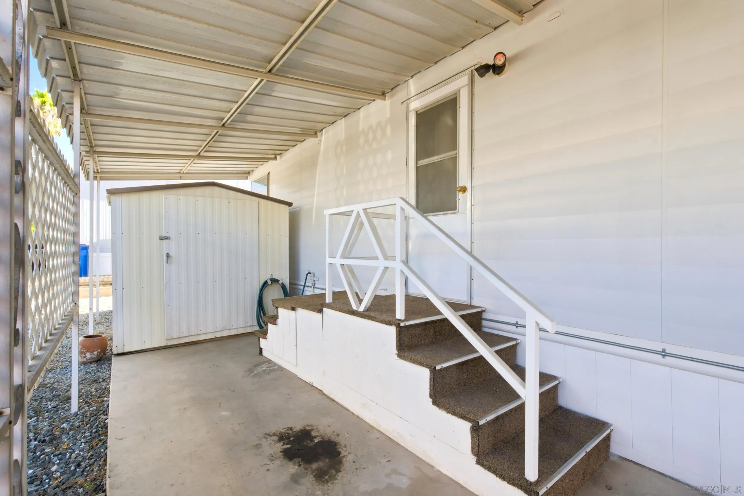https://cdn.realtyfeed.com/cdn/127/260021806/fb4cb034a57d12f544dbd8e947ba5503.webp