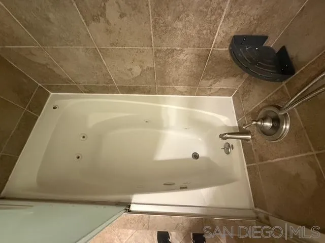 https://cdn.realtyfeed.com/cdn/127/260021811/0995eb616d2c136f85a176a0d9735dda.webp