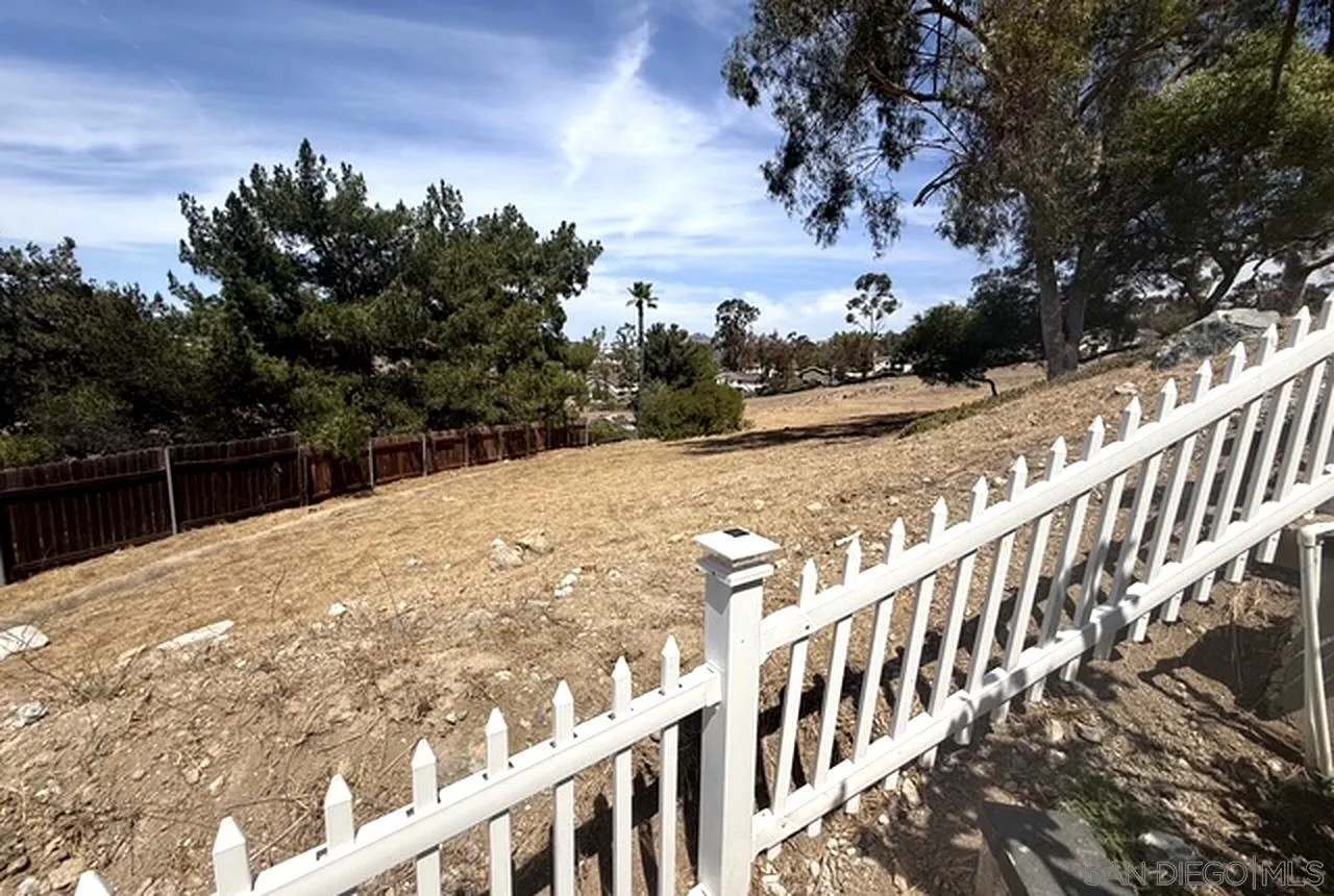 https://cdn.realtyfeed.com/cdn/127/260021811/82c4585d88a3b803a4bd31c8916d8547.webp