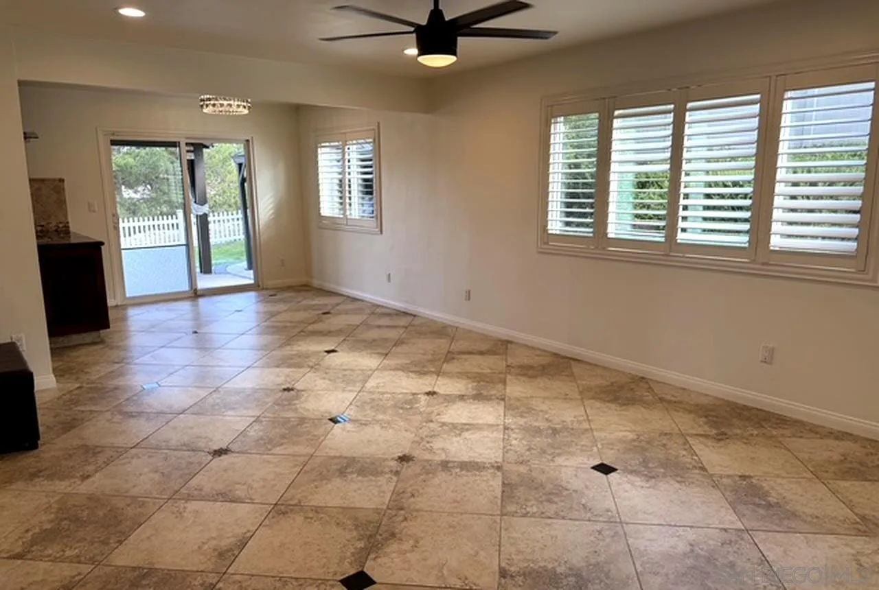 https://cdn.realtyfeed.com/cdn/127/260021811/981fccd59d673eff467a537021f3b8e1.webp