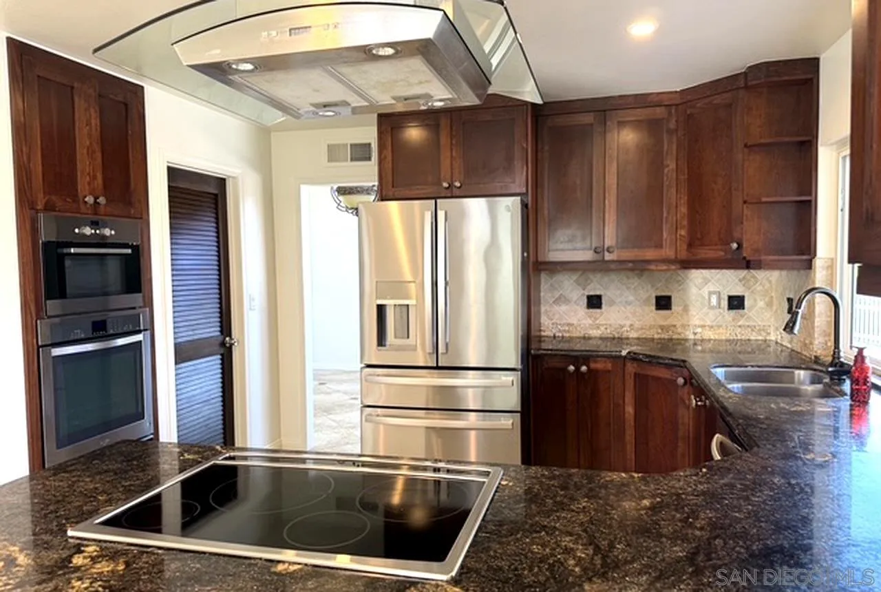 https://cdn.realtyfeed.com/cdn/127/260021811/b661d316cc8b6ca855429f006a1031c1.webp