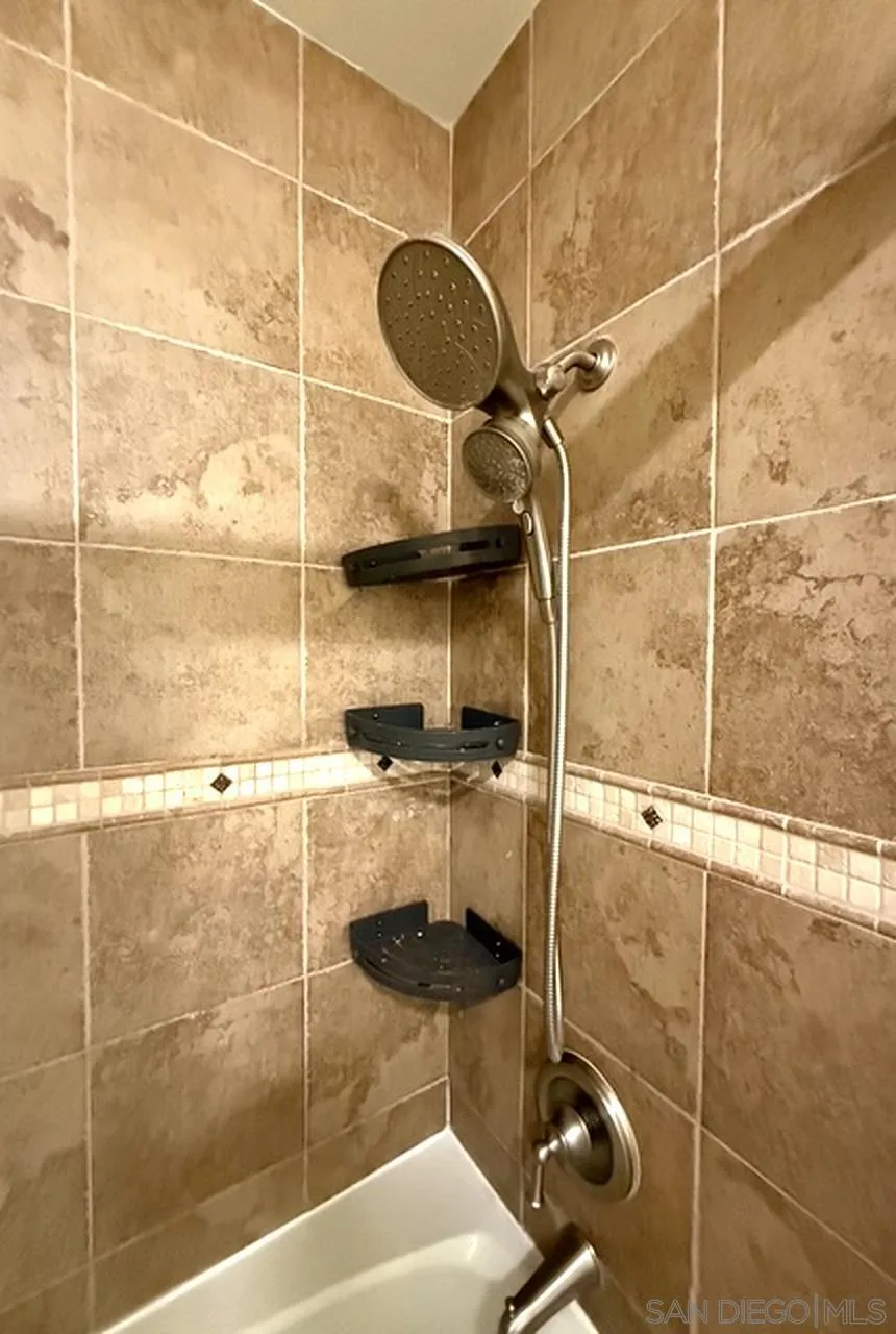 https://cdn.realtyfeed.com/cdn/127/260021811/c925e6176fe8a5d59badb7eae9b1adb0.webp