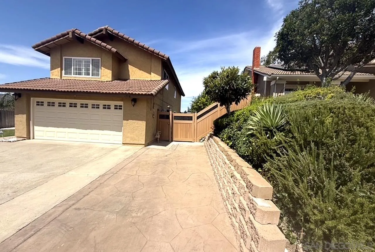 https://cdn.realtyfeed.com/cdn/127/260021811/d54927c86948bf54a5adee6a6938b86e.webp