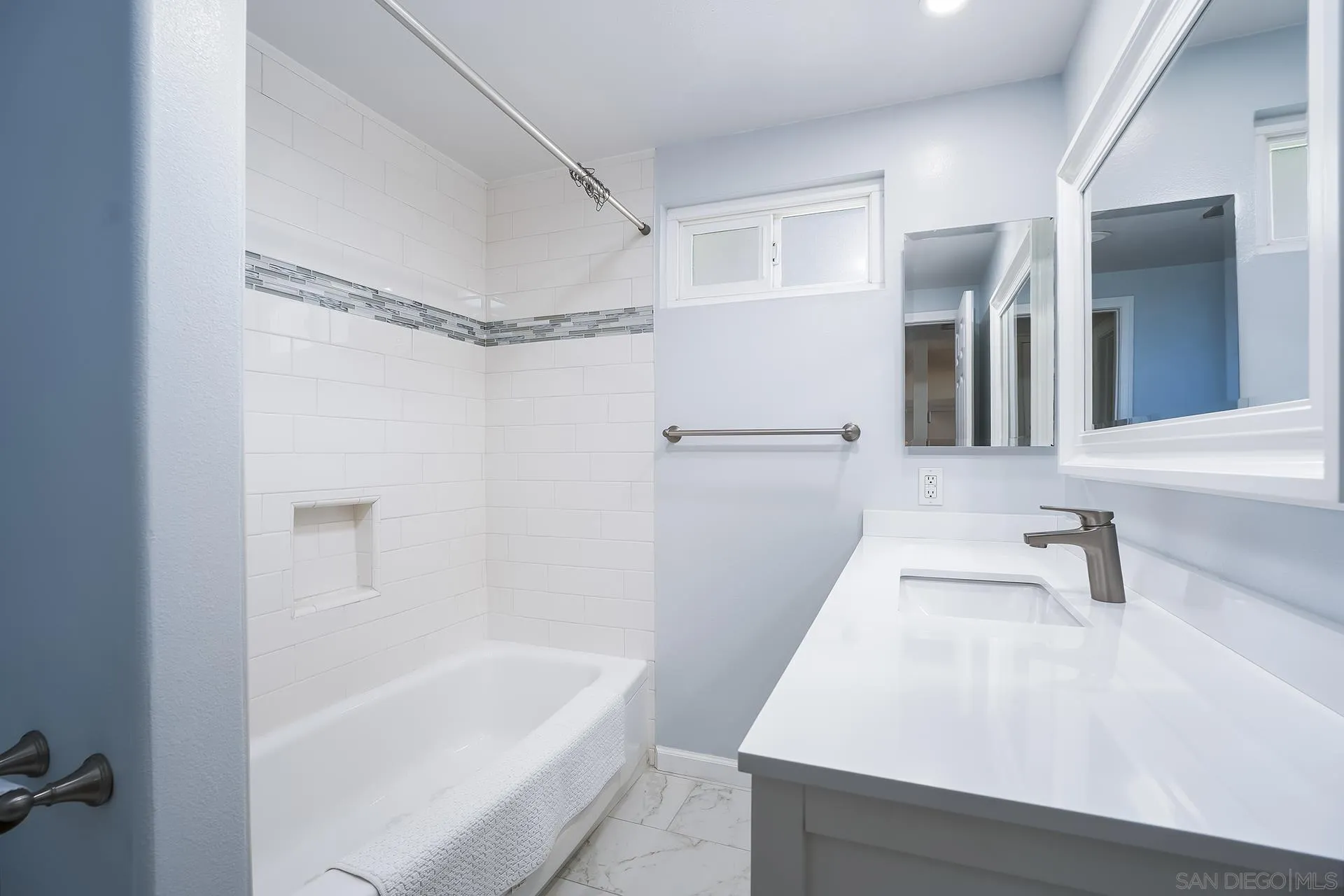 https://cdn.realtyfeed.com/cdn/127/260021813/1c525e3c136fedff59104c61a500e74f.webp