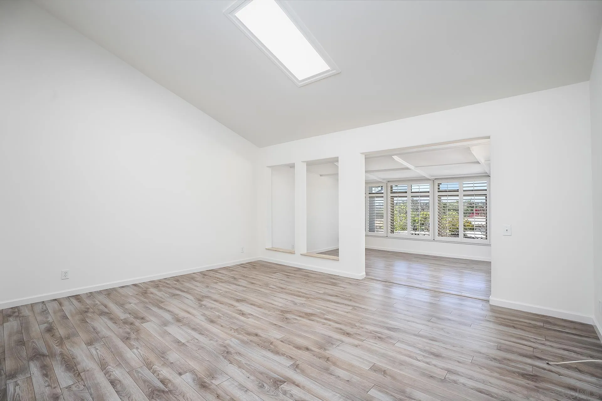 https://cdn.realtyfeed.com/cdn/127/260021813/21caf91f74f5e9c4428d3a0a19595064.webp