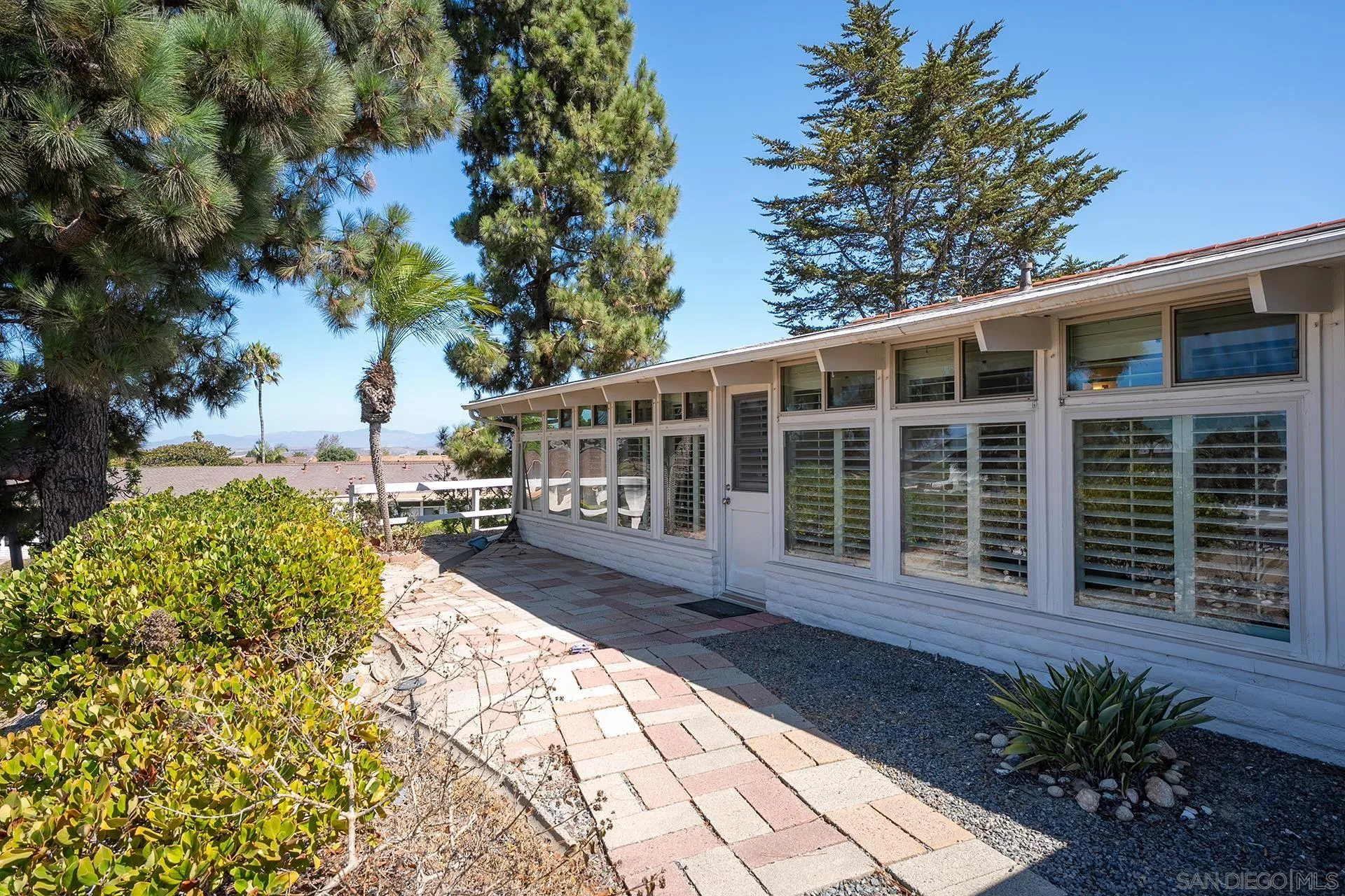 https://cdn.realtyfeed.com/cdn/127/260021813/43d31309f88a63e514284a922031ac79.webp