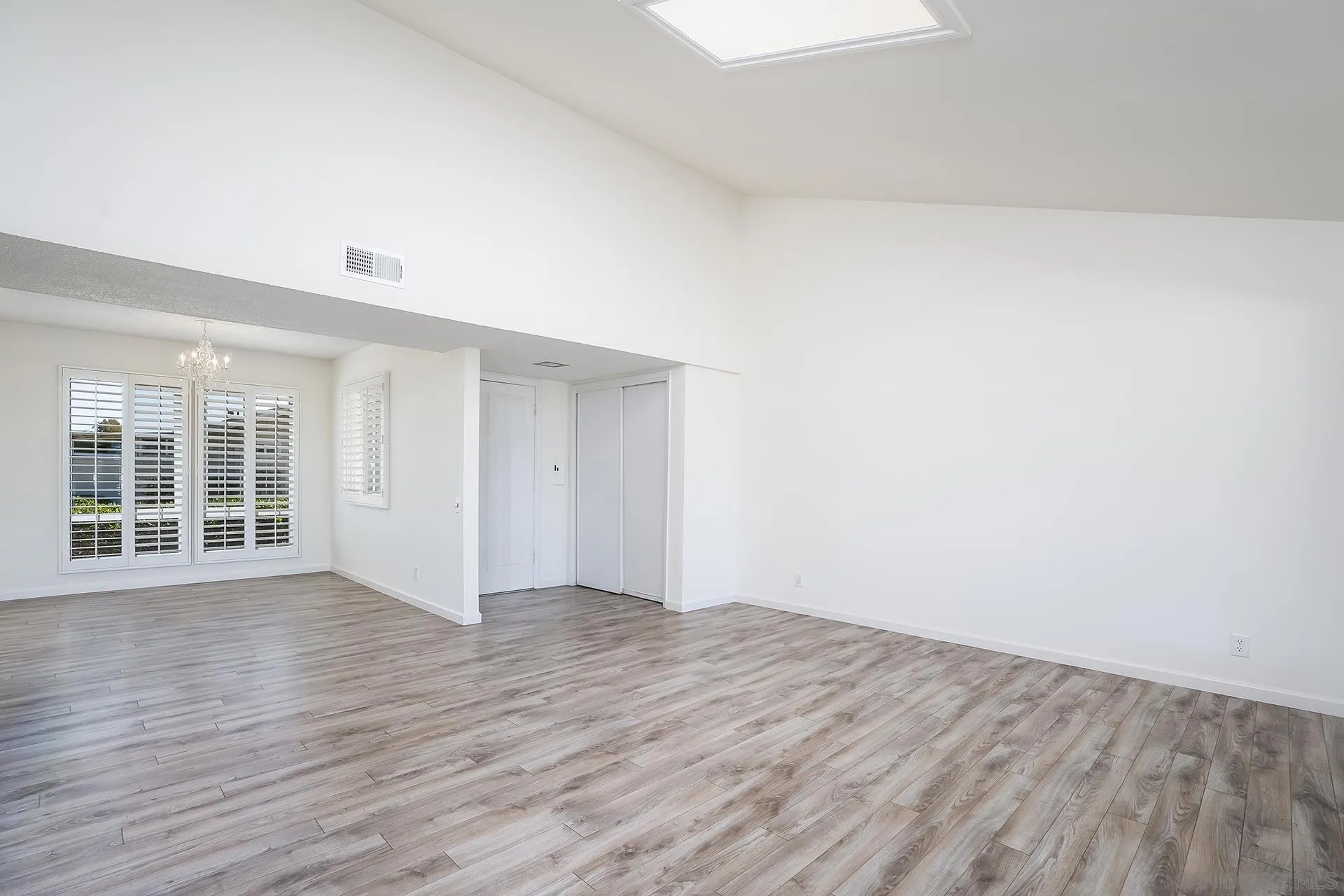 https://cdn.realtyfeed.com/cdn/127/260021813/4ccc73765fda96382dc9b703b3803828.webp