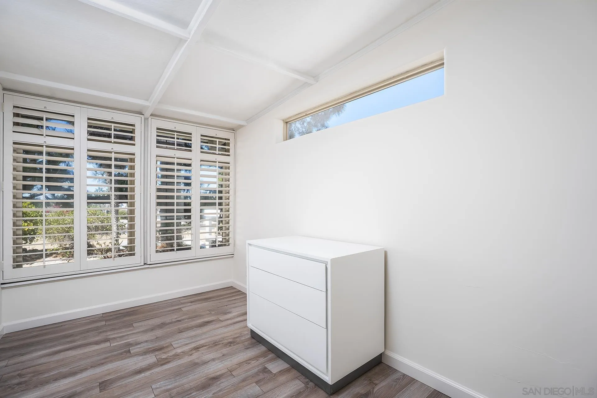 https://cdn.realtyfeed.com/cdn/127/260021813/521d3e23500c32464782769a97843831.webp
