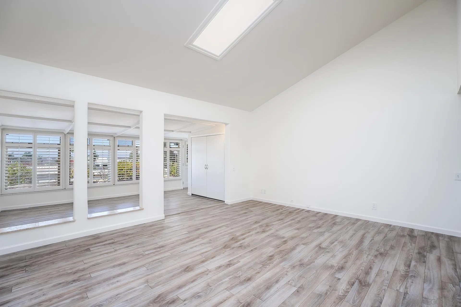 https://cdn.realtyfeed.com/cdn/127/260021813/80db73600909f8fb69105036072bf22a.webp