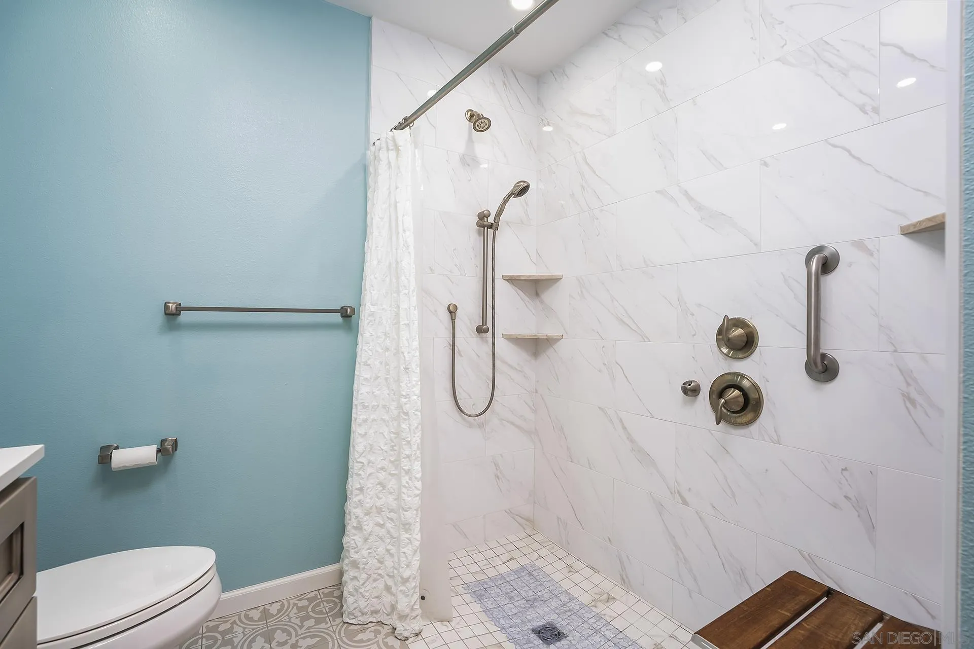 https://cdn.realtyfeed.com/cdn/127/260021813/a07b966489eaf8c7271d4a487fee134e.webp
