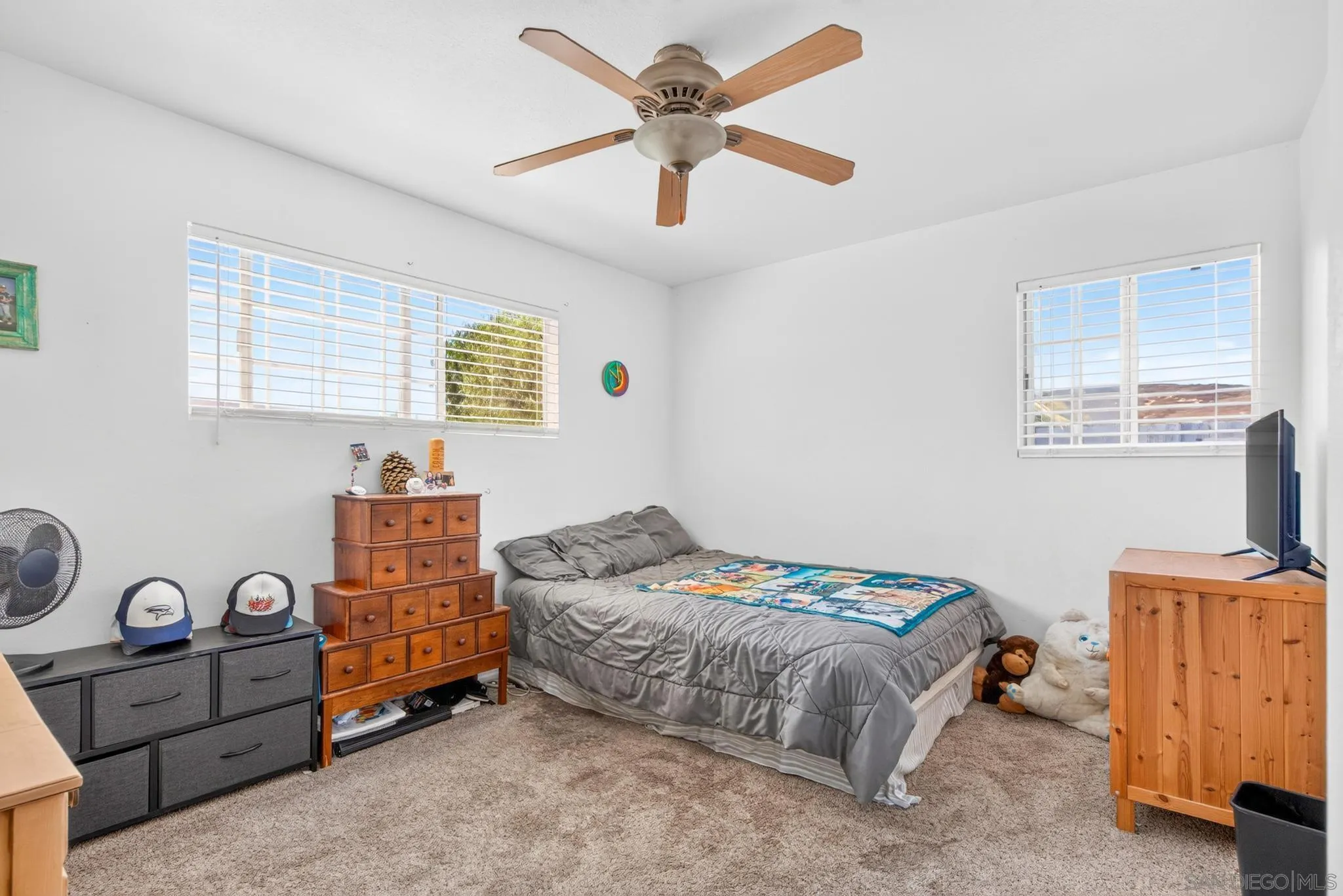 https://cdn.realtyfeed.com/cdn/127/260021814/164729a496526e4a288417fd36ab970a.webp