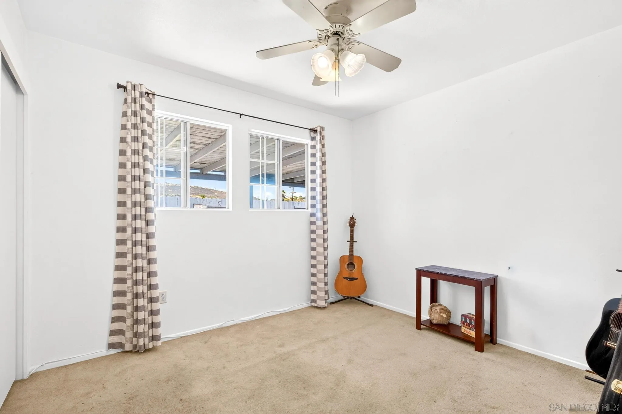 https://cdn.realtyfeed.com/cdn/127/260021814/485a28d69db67f43bf3a3f55892846f2.webp
