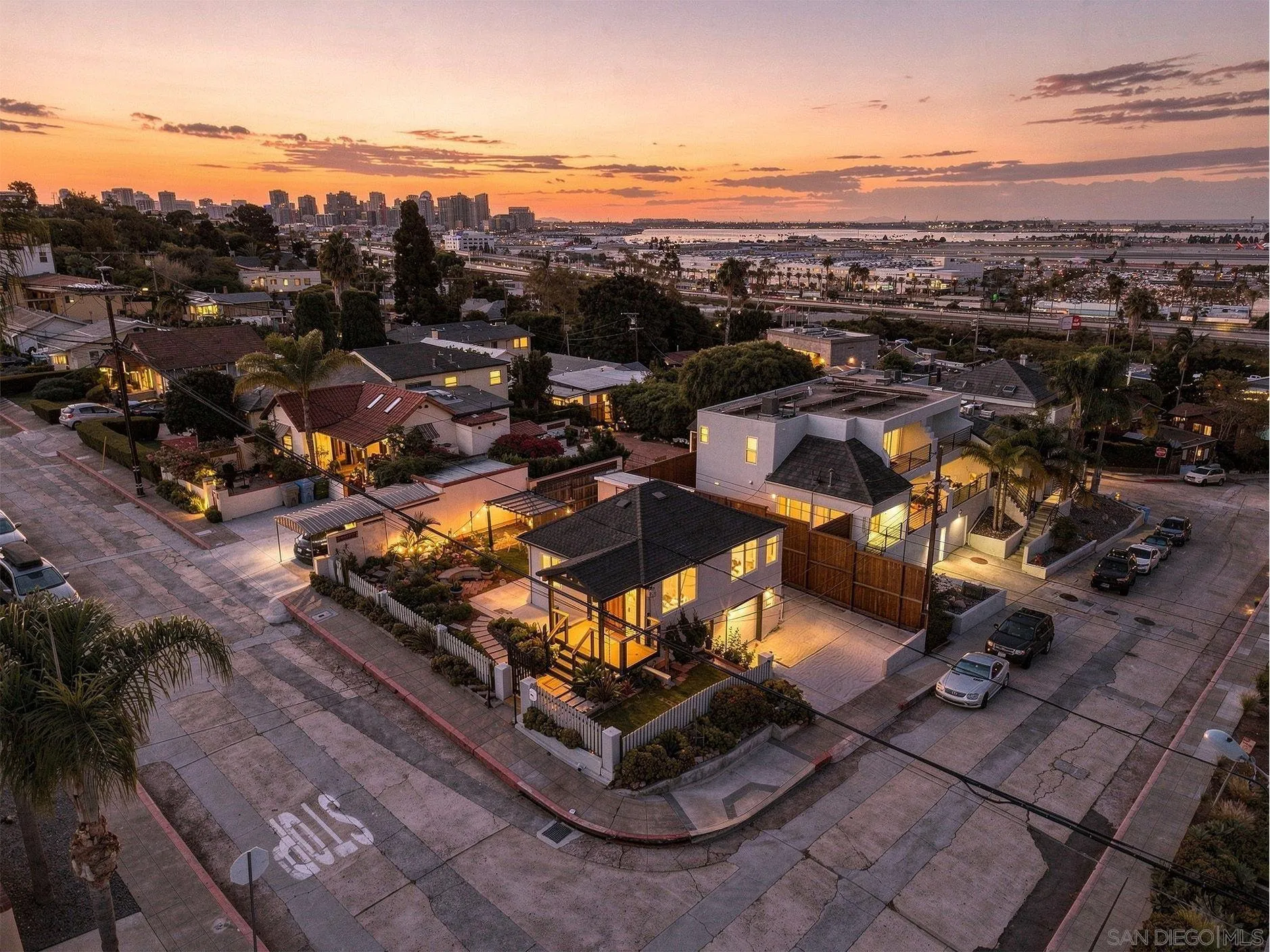 https://cdn.realtyfeed.com/cdn/127/260021816/a6eb17de0031307867aedf06181b2508.webp