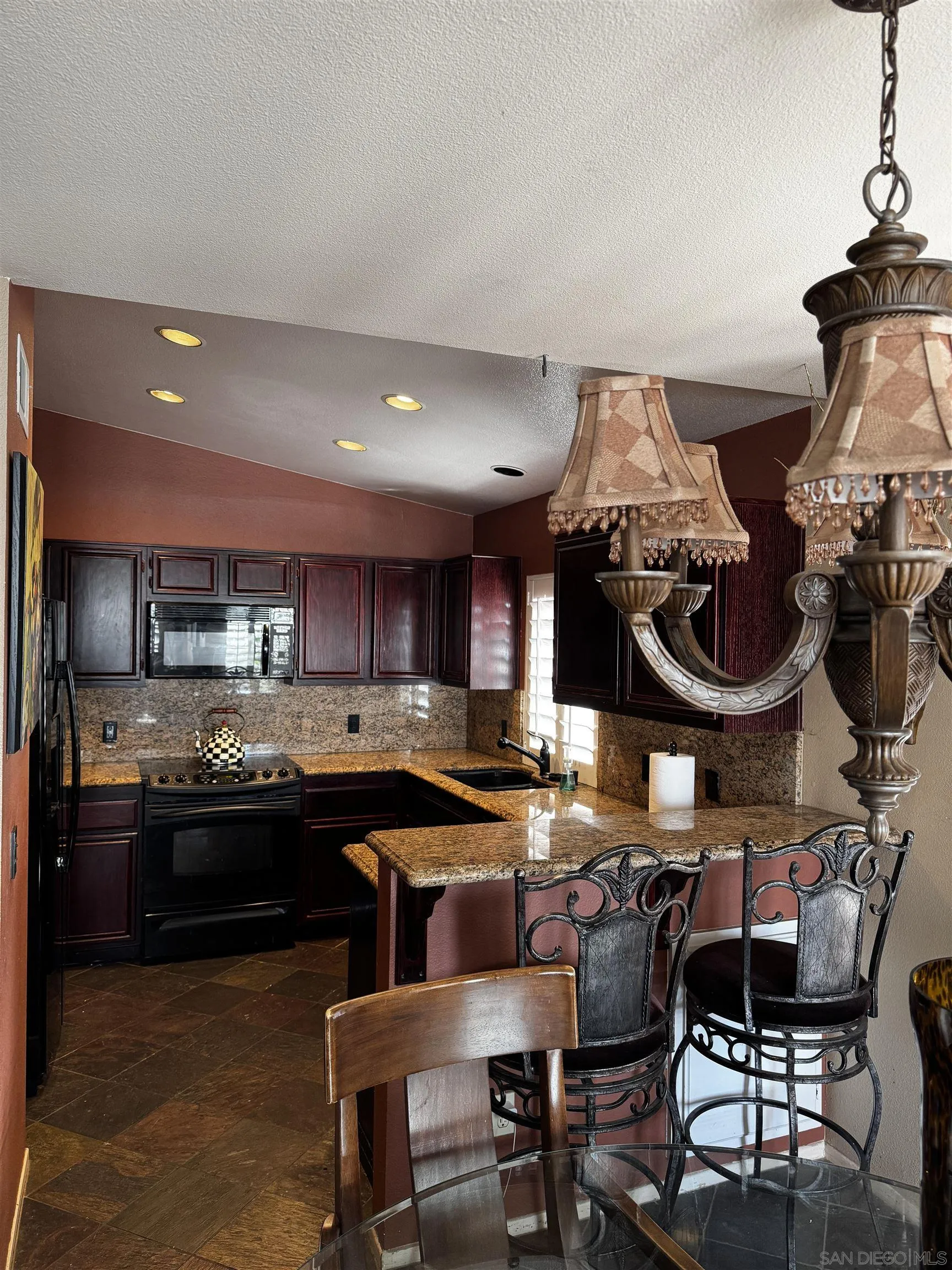 https://cdn.realtyfeed.com/cdn/127/260021817/04a3e53d9306a9d527fab864802ee3c0.webp