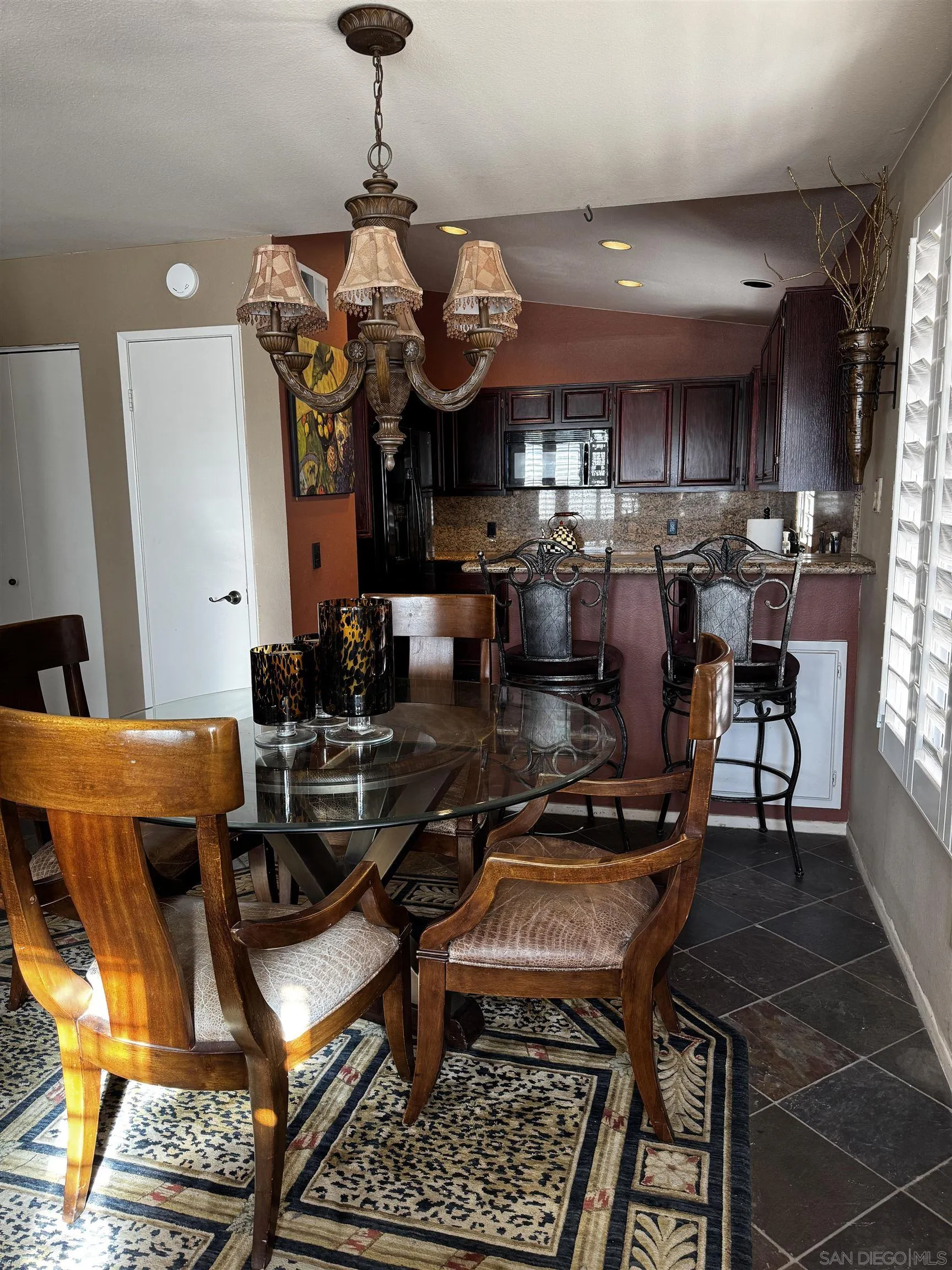https://cdn.realtyfeed.com/cdn/127/260021817/bf52ce93580ea1cd1adb35492abf9cee.webp