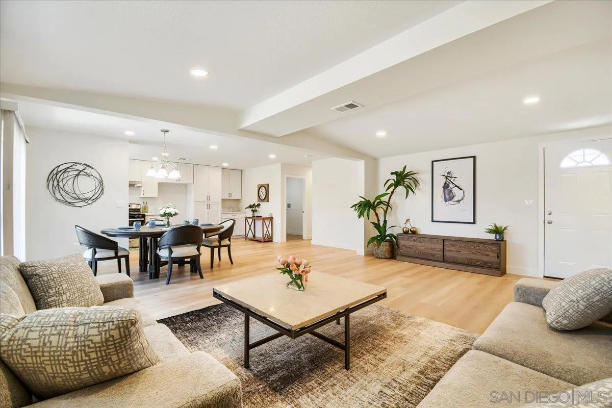 https://cdn.realtyfeed.com/cdn/127/260021819/52fd0b9c38f81e0fceb283b51d8ca2c5.webp