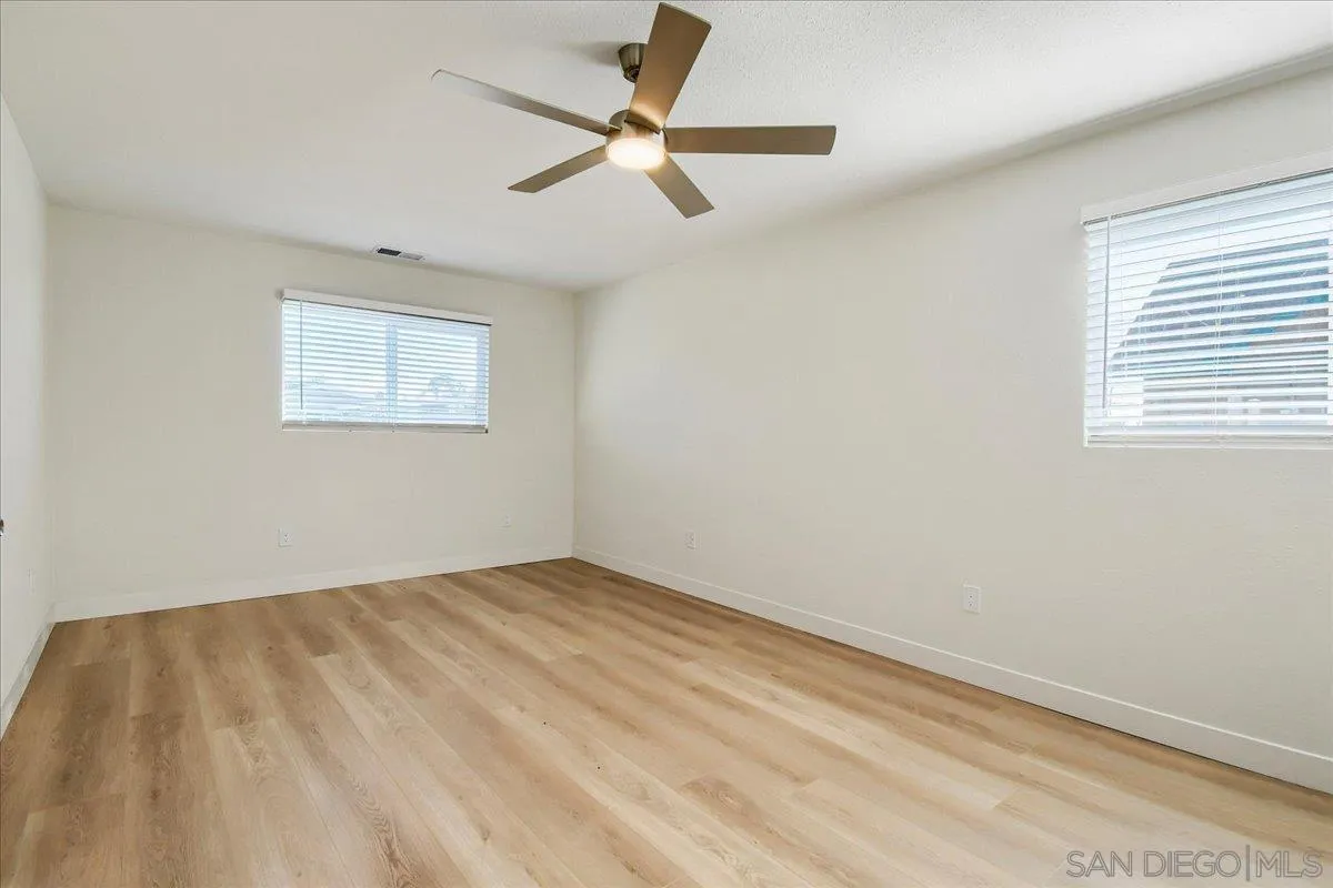 https://cdn.realtyfeed.com/cdn/127/260021819/7277bdc87cd0a2d9826d61f572a96907.webp