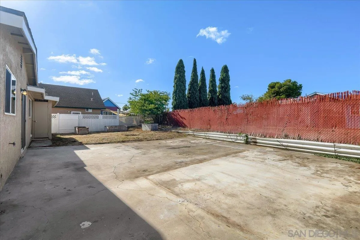 https://cdn.realtyfeed.com/cdn/127/260021819/a16bb6146084fad0ee3b50109965fa03.webp