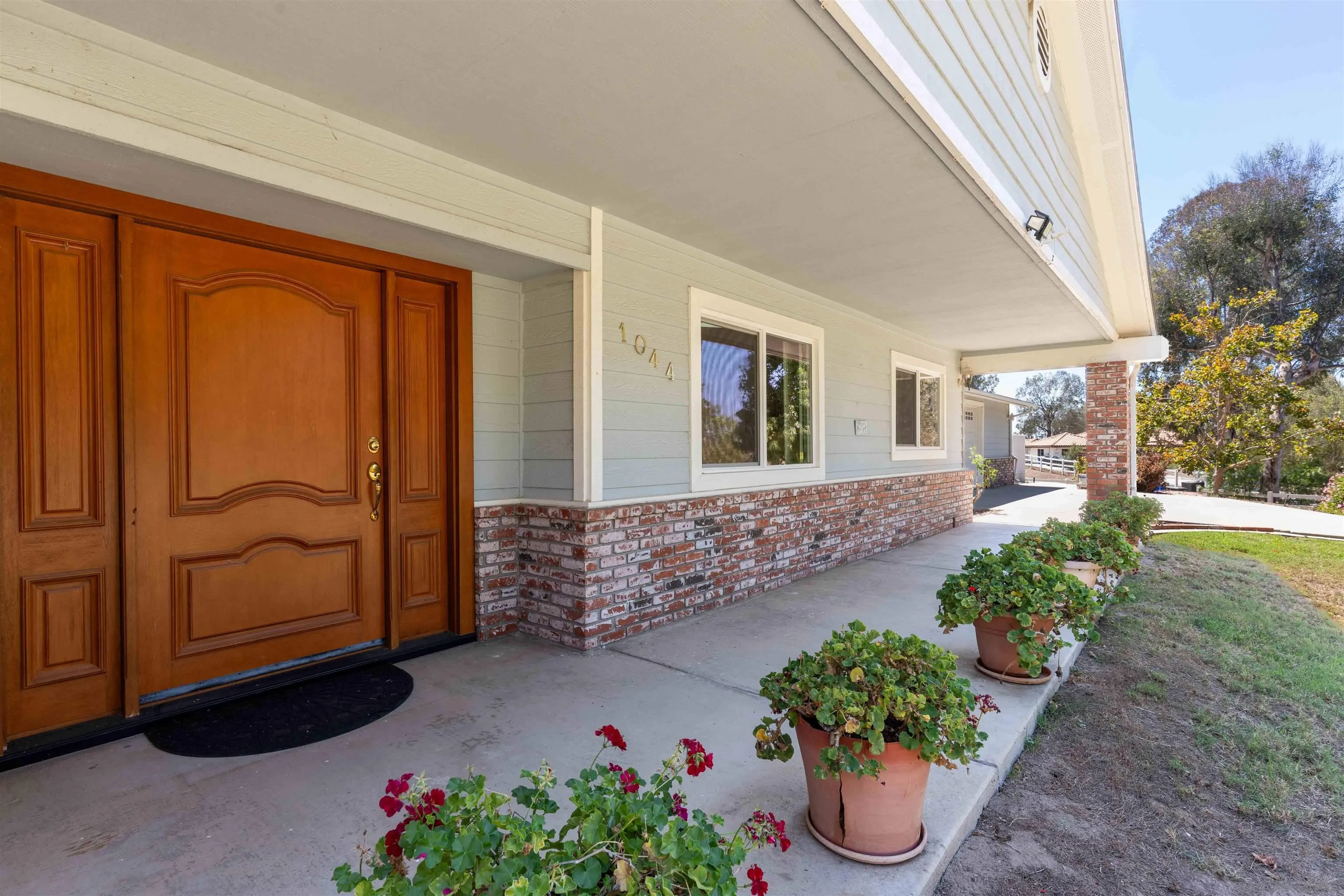 1044 Capra Way, Fallbrook, CA 92028 - Photo 5 of 39, Fallbrook, CA
