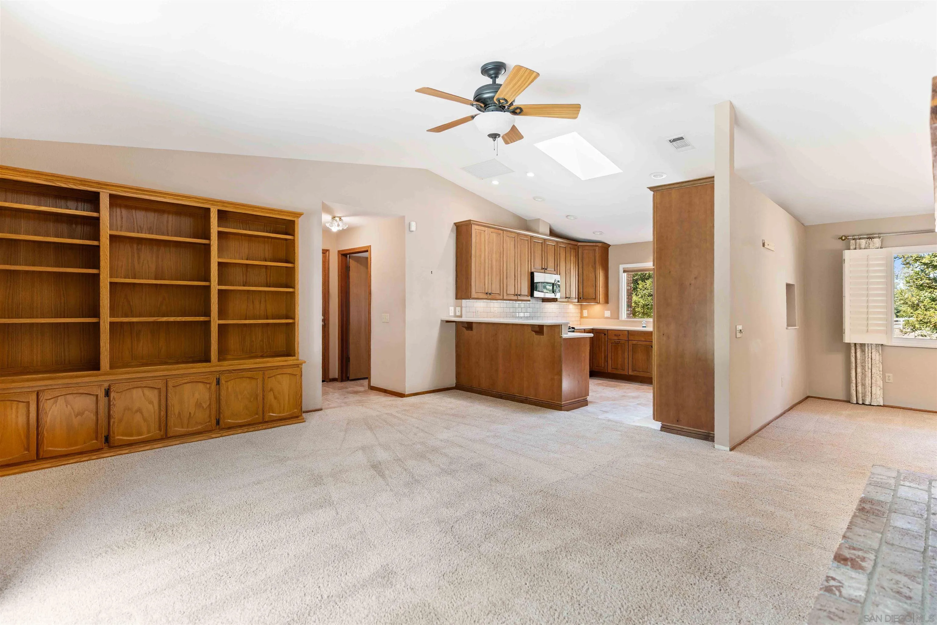 https://cdn.realtyfeed.com/cdn/127/260021820/0c0e583c4e652e9001299ffa11fc65c2.webp