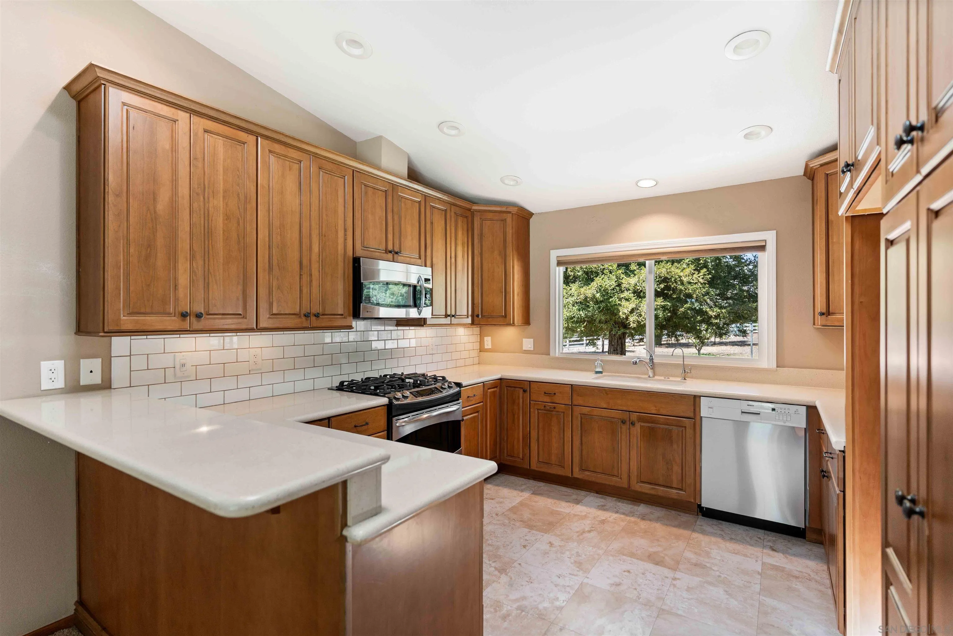 1044 Capra Way, Fallbrook, CA 92028 - Photo 2 of 39, Fallbrook, CA