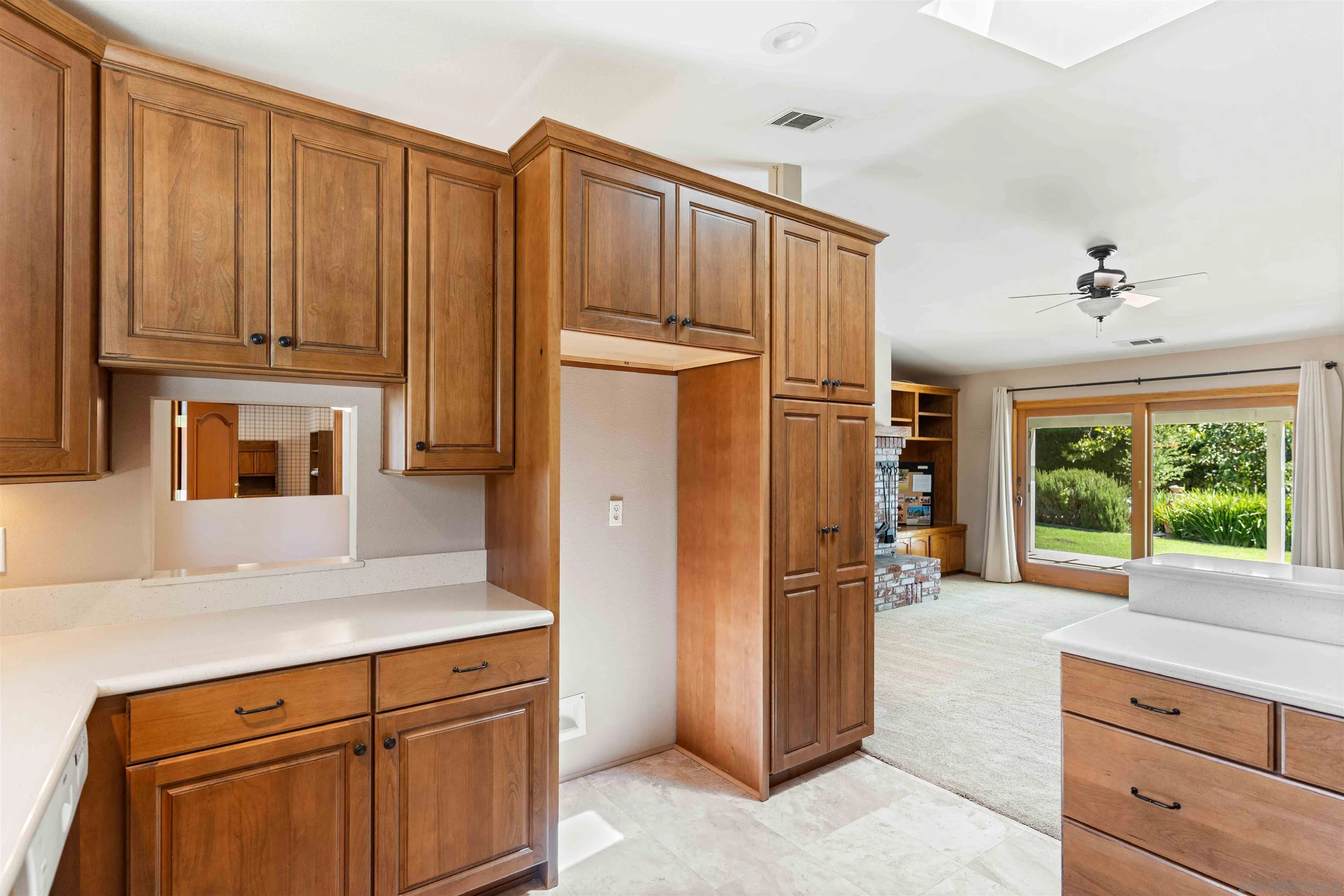 https://cdn.realtyfeed.com/cdn/127/260021820/324322498d94128f04926fbd70f1b528.webp