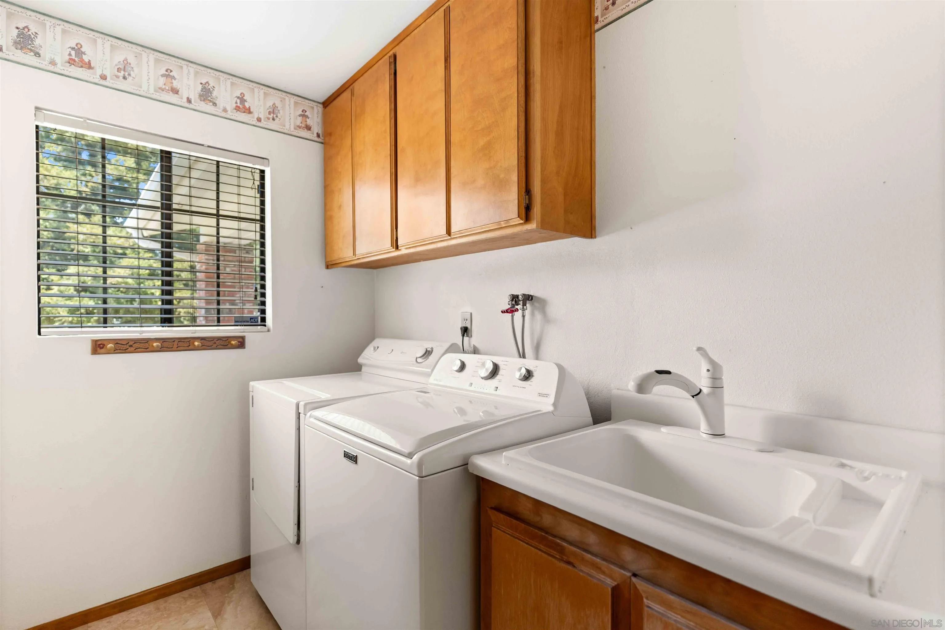 https://cdn.realtyfeed.com/cdn/127/260021820/346bac29927772b8b6ca0550ea757434.webp