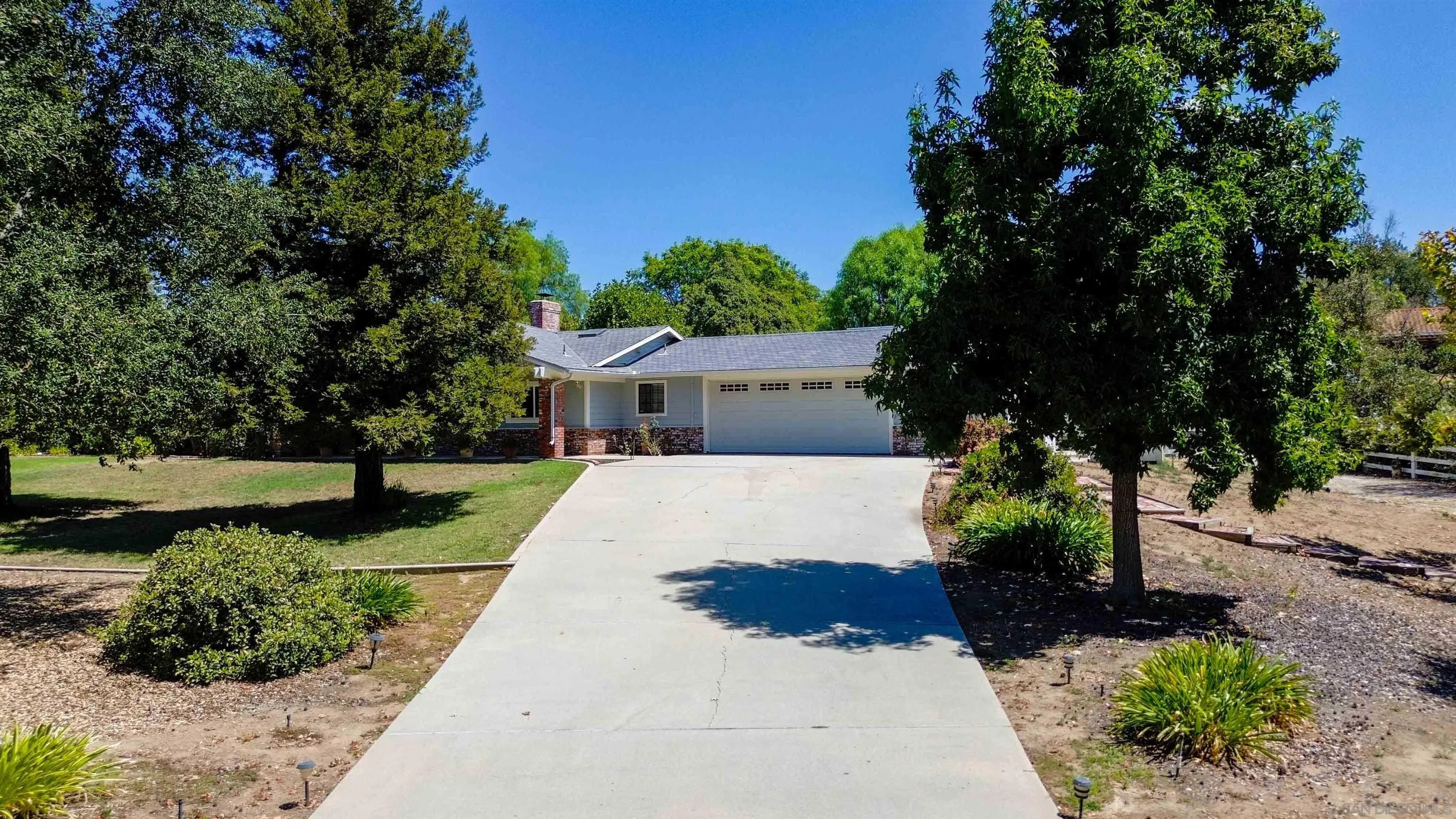 https://cdn.realtyfeed.com/cdn/127/260021820/9b456758c101879a32b1cd473be4300d.webp