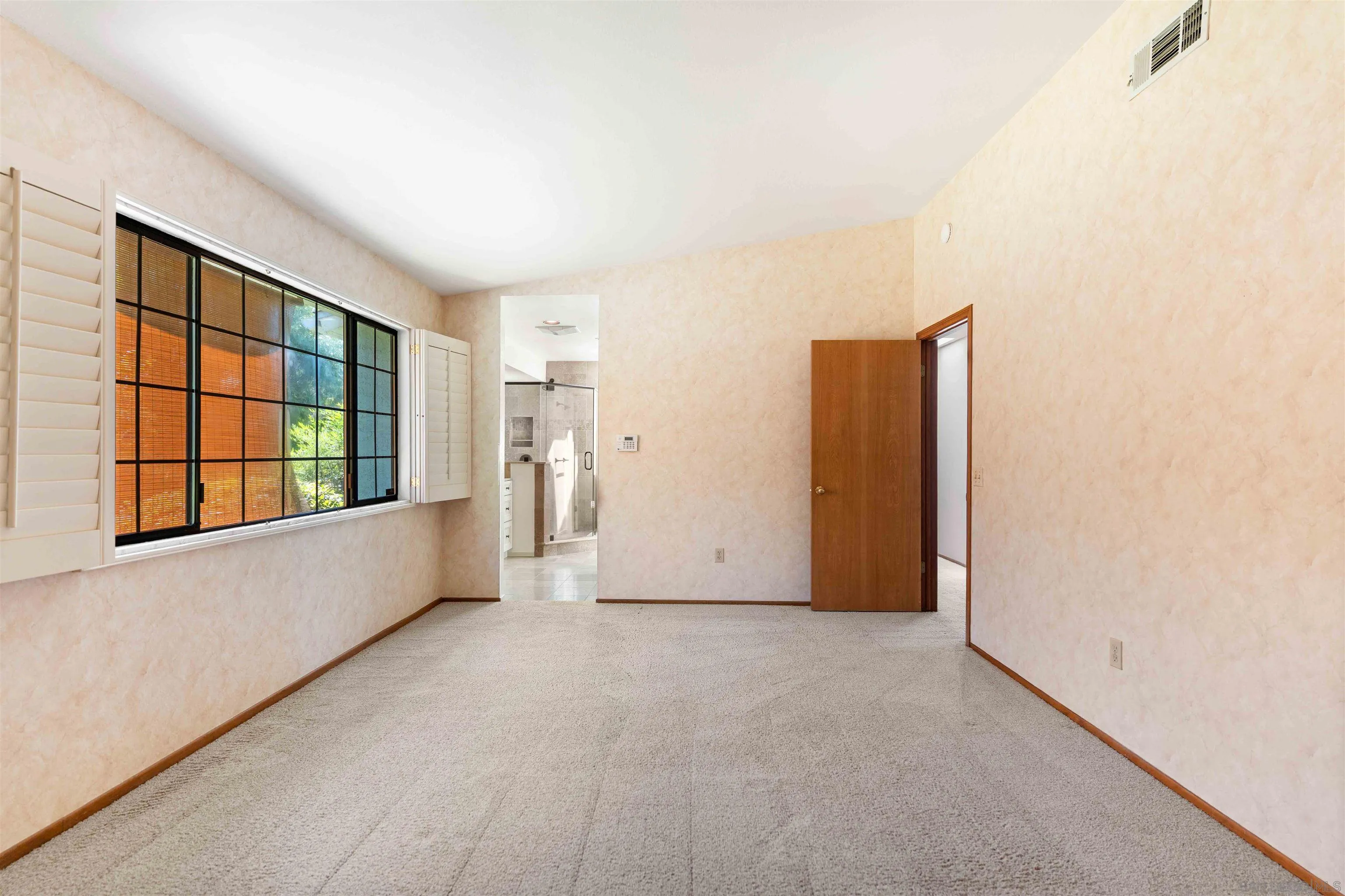 https://cdn.realtyfeed.com/cdn/127/260021820/a2a0d46f69fa4fc617ec7439b68ab2d6.webp