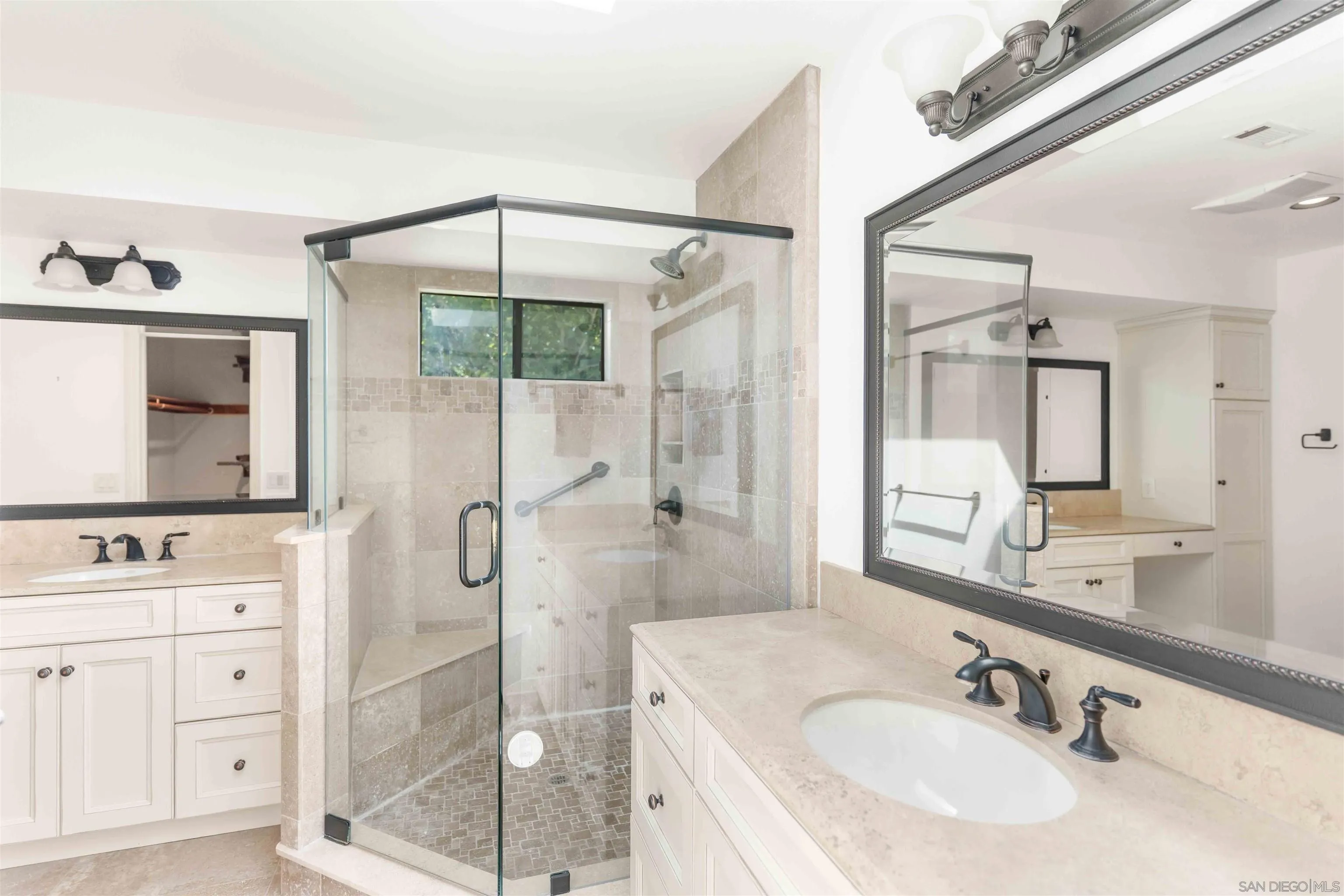 https://cdn.realtyfeed.com/cdn/127/260021820/c086db0d73ec8cd3f81e606970a3f3dc.webp