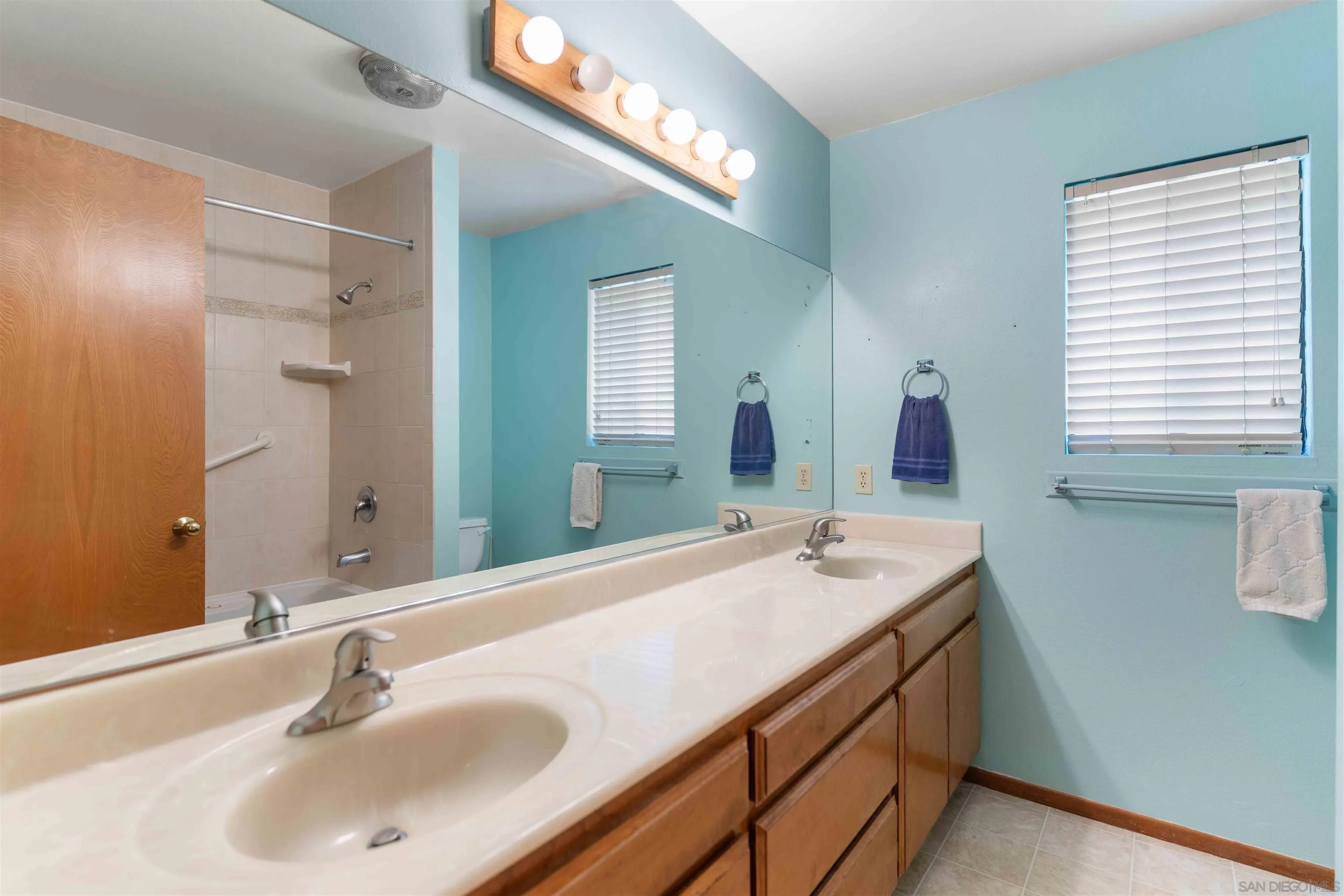 https://cdn.realtyfeed.com/cdn/127/260021820/e5422604652f1a0e22a31be0c83ff525.webp