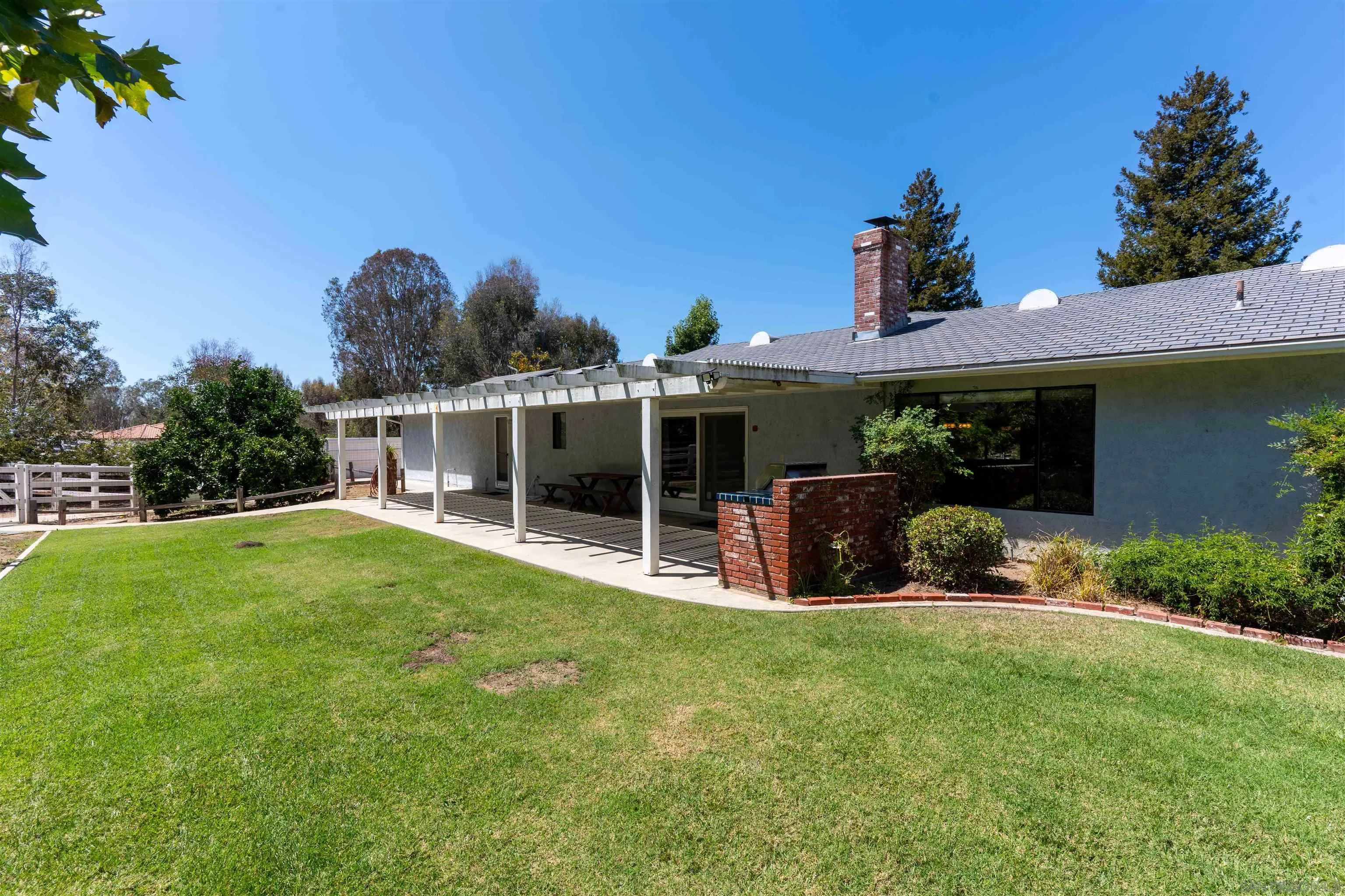 https://cdn.realtyfeed.com/cdn/127/260021820/f4304f642f25ad35af02cc1c3fa7c472.webp