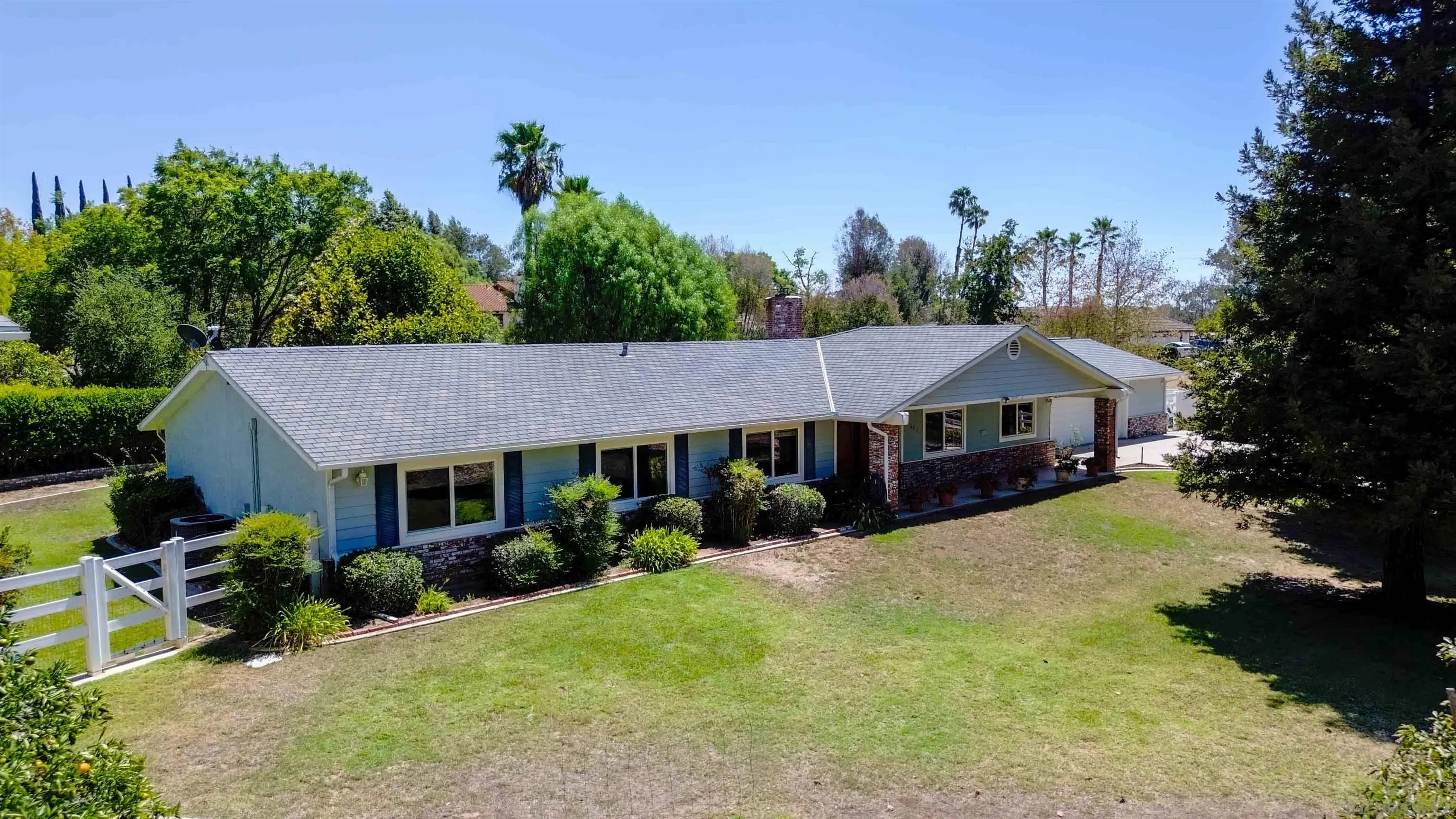 https://cdn.realtyfeed.com/cdn/127/260021820/f90b3815b6dc82747a1dc684ccf97ba6.webp