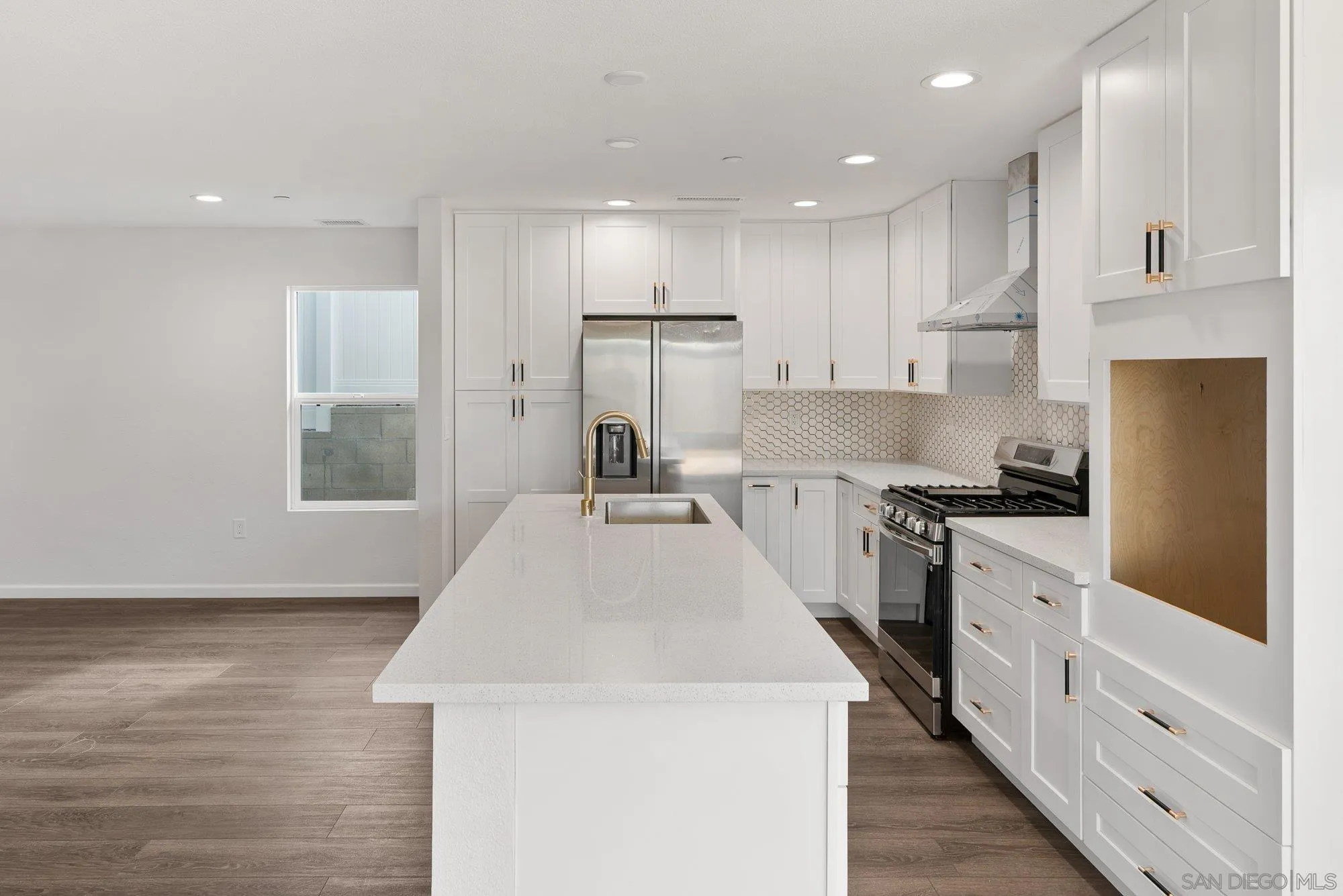 https://cdn.realtyfeed.com/cdn/127/260021821/11ab4b3e1d3a395b435a1117e3e24f9d.webp