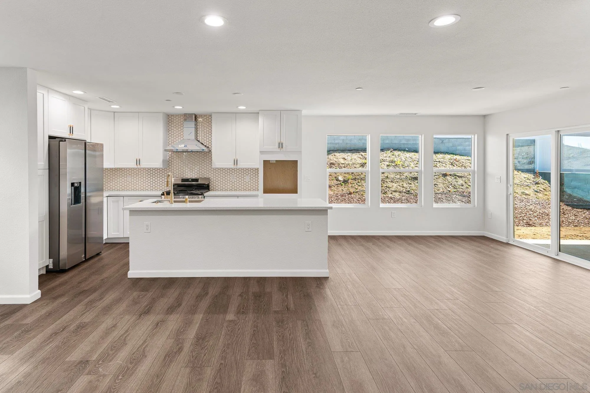 https://cdn.realtyfeed.com/cdn/127/260021821/2cdf186b498be1953d922ecfa353d634.webp