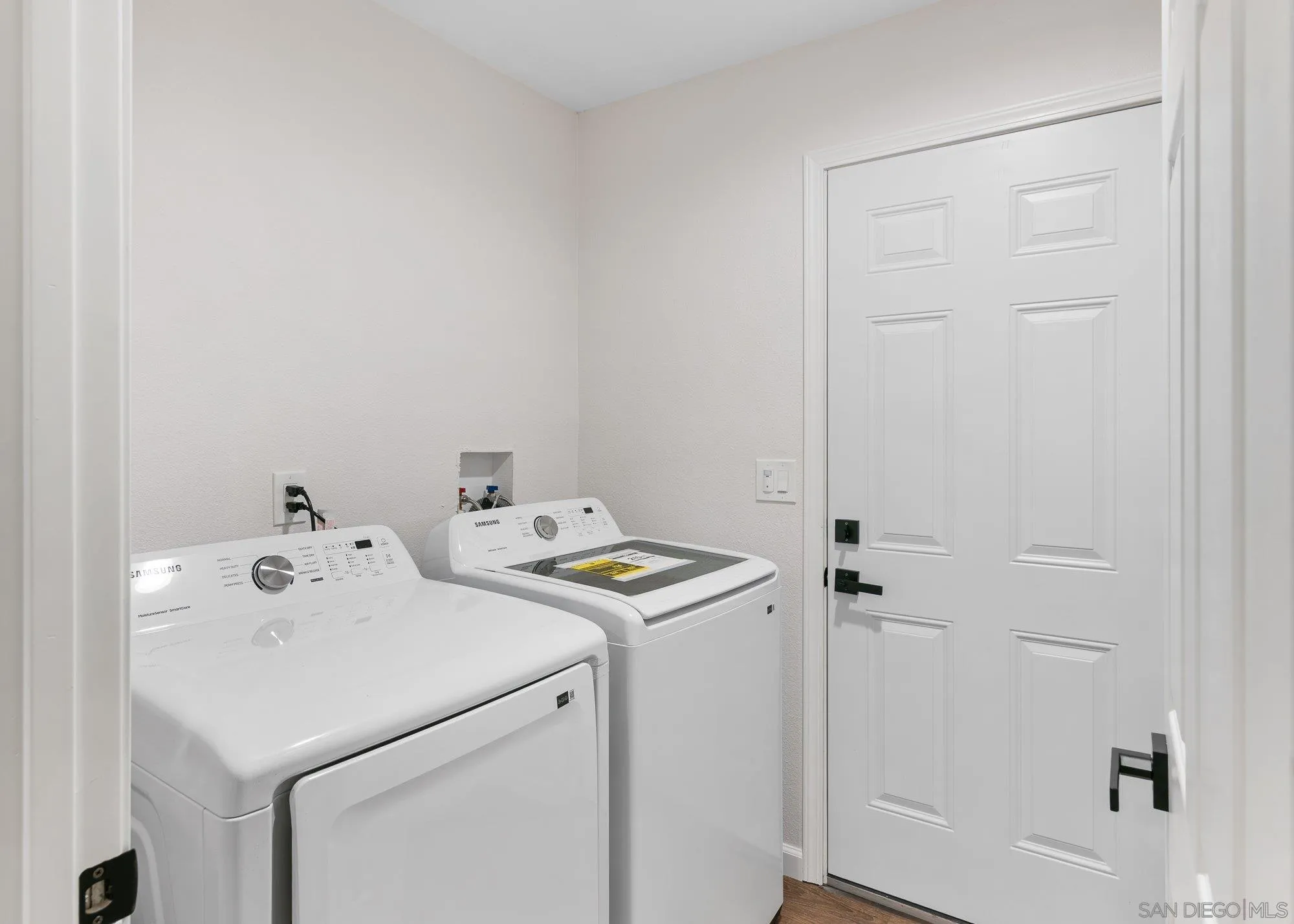 https://cdn.realtyfeed.com/cdn/127/260021821/44e0731bc4db6ce4247c4fa7b1e1a967.webp