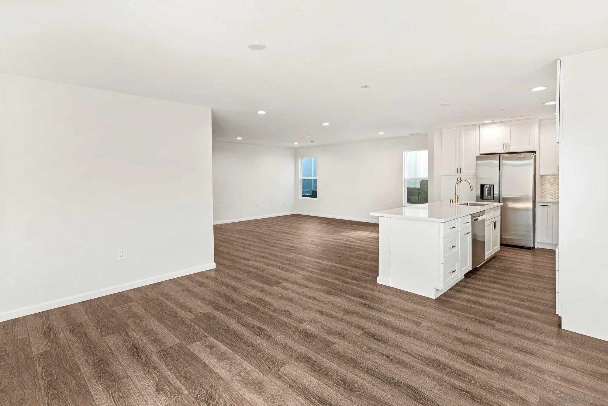 https://cdn.realtyfeed.com/cdn/127/260021821/d006716d1fdda38ef2076e723cac5245.webp