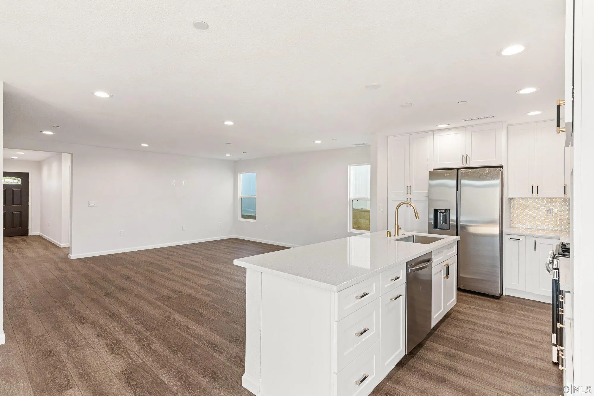 https://cdn.realtyfeed.com/cdn/127/260021821/e52d85c41d0b9badb5295edd1f7aaef8.webp
