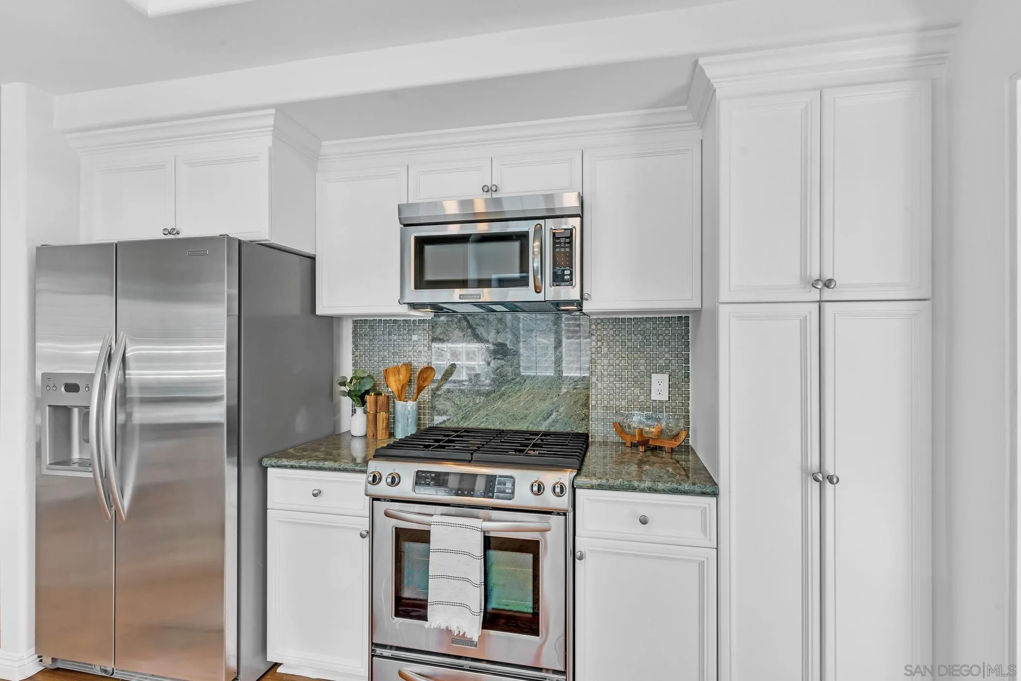 https://cdn.realtyfeed.com/cdn/127/260021823/0e2243d1c85d61140157591a90894727.webp