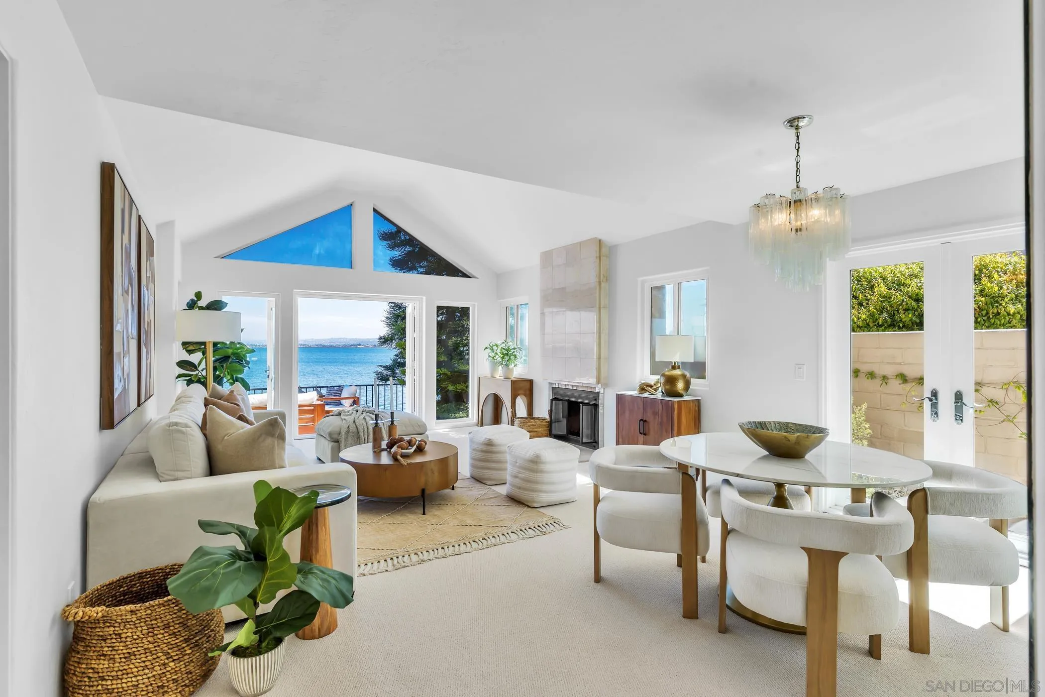 https://cdn.realtyfeed.com/cdn/127/260021823/1e3aa26a9ca11581440f3cc273576f31.webp
