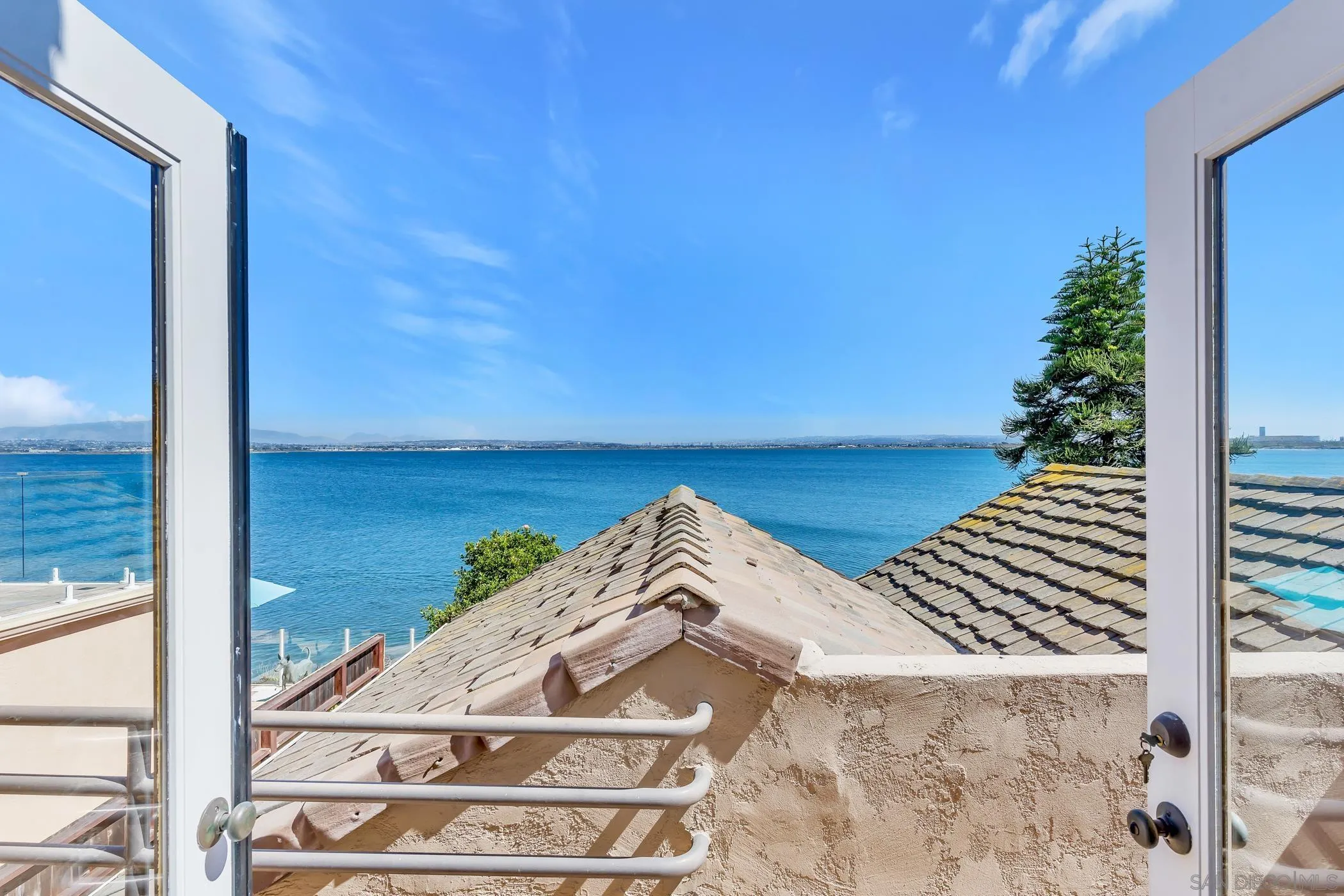 https://cdn.realtyfeed.com/cdn/127/260021823/72515d6117d82429515e106f7ce18fc4.webp