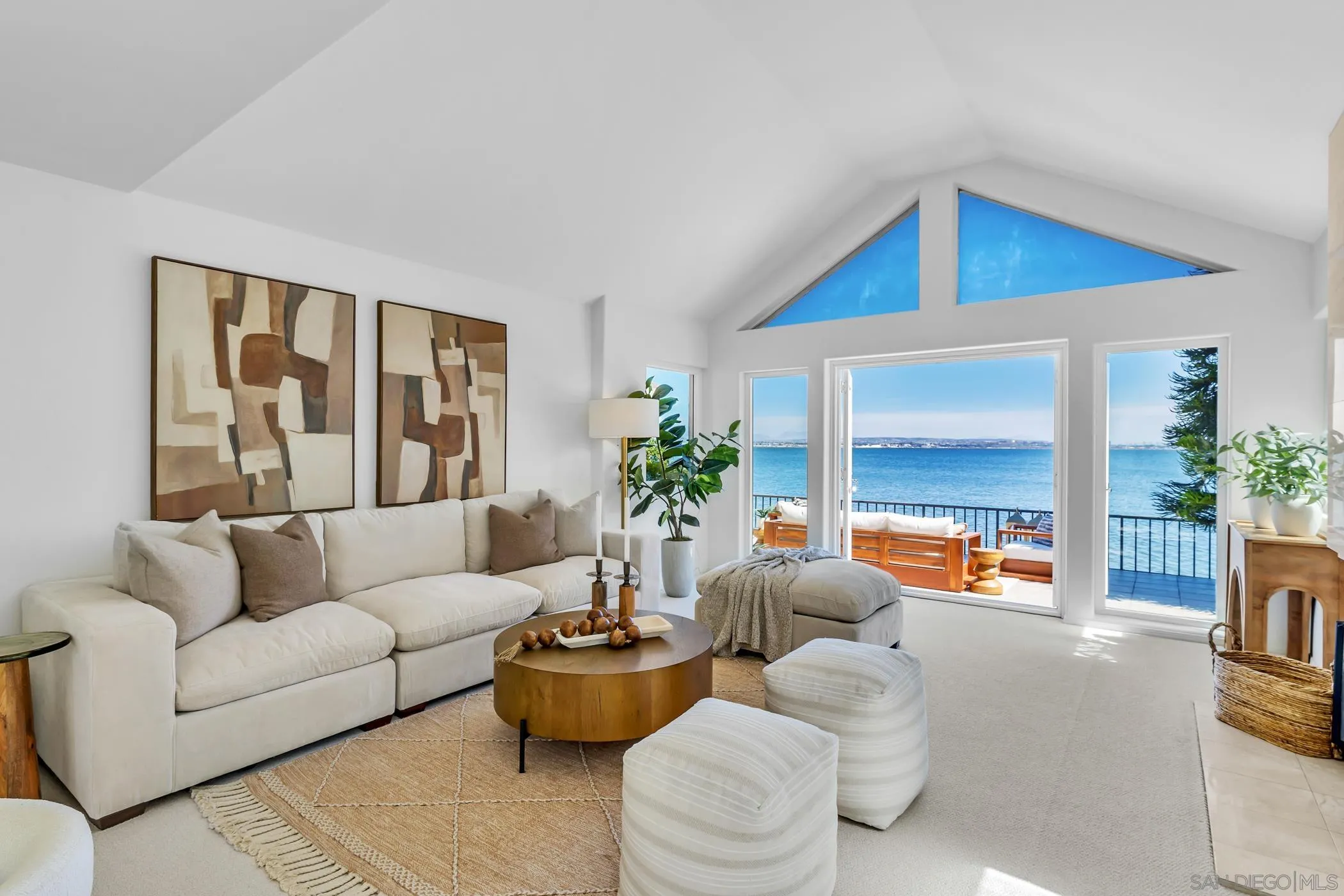 https://cdn.realtyfeed.com/cdn/127/260021823/7e96a26a3df0d7bc00373bcc96028b91.webp