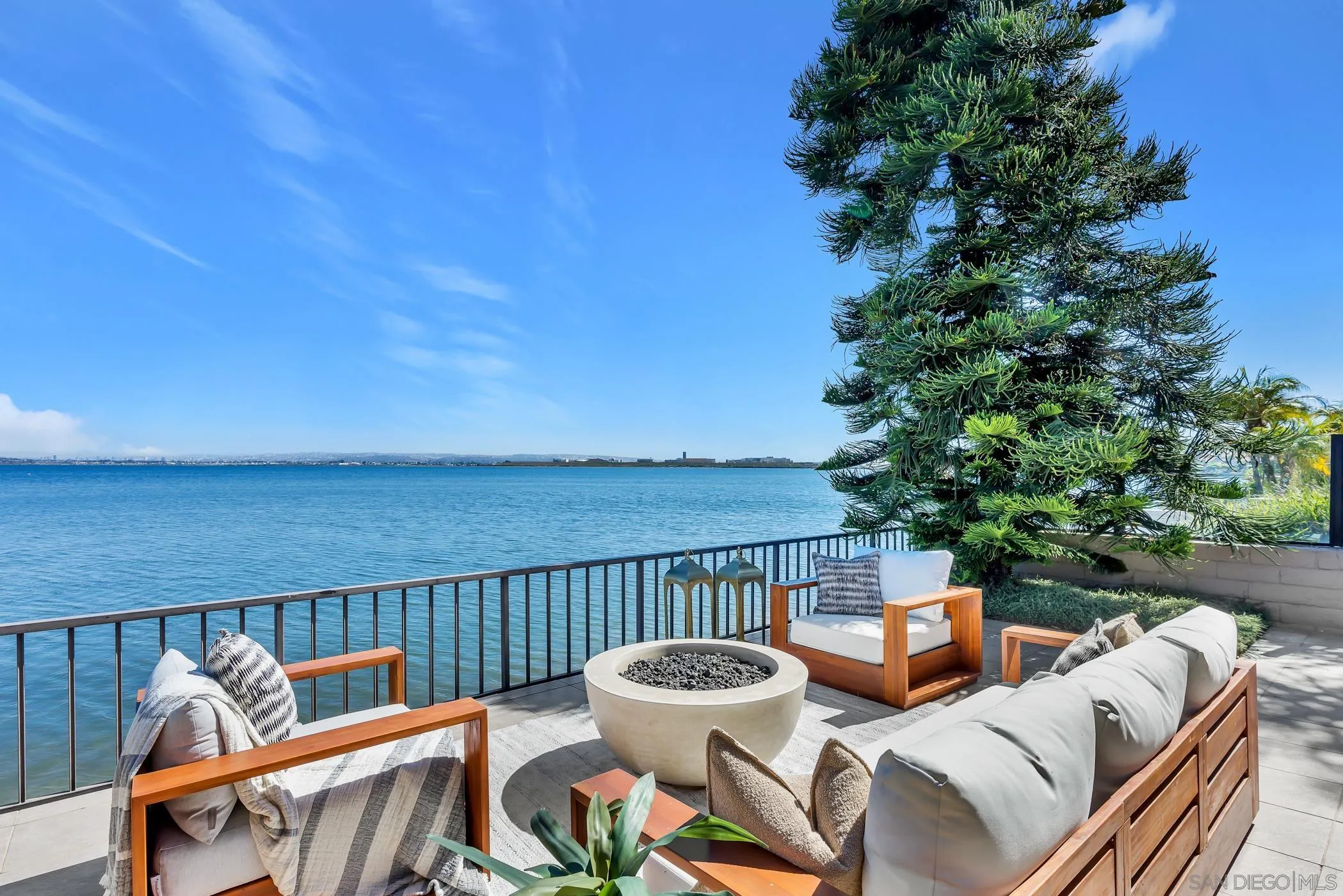 https://cdn.realtyfeed.com/cdn/127/260021823/b20ea164d6fd610112f8eb271cdaa7b0.webp