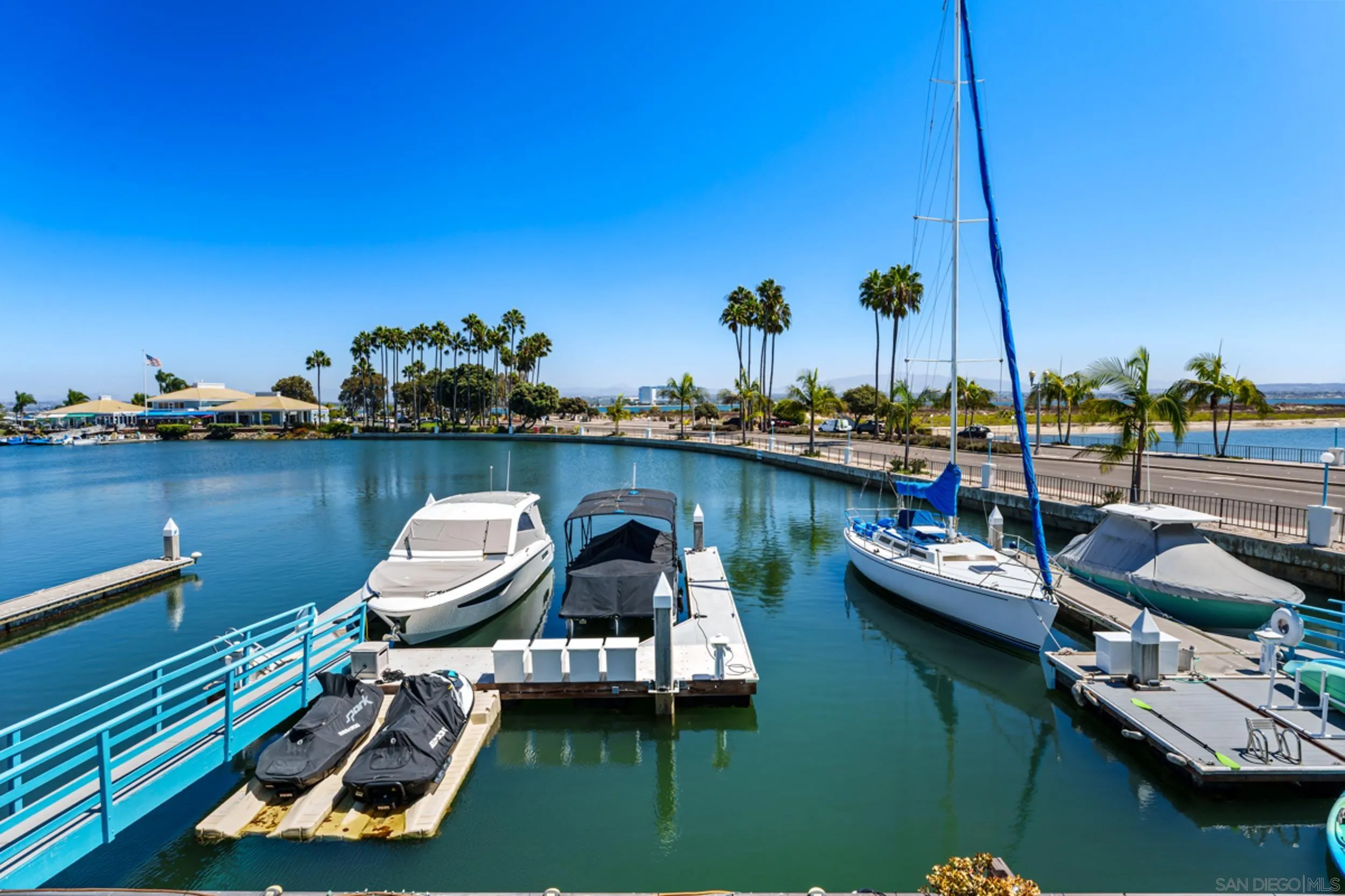 https://cdn.realtyfeed.com/cdn/127/260021826/2e06b4e4c985dcf8e36ecaba371f20d3.webp